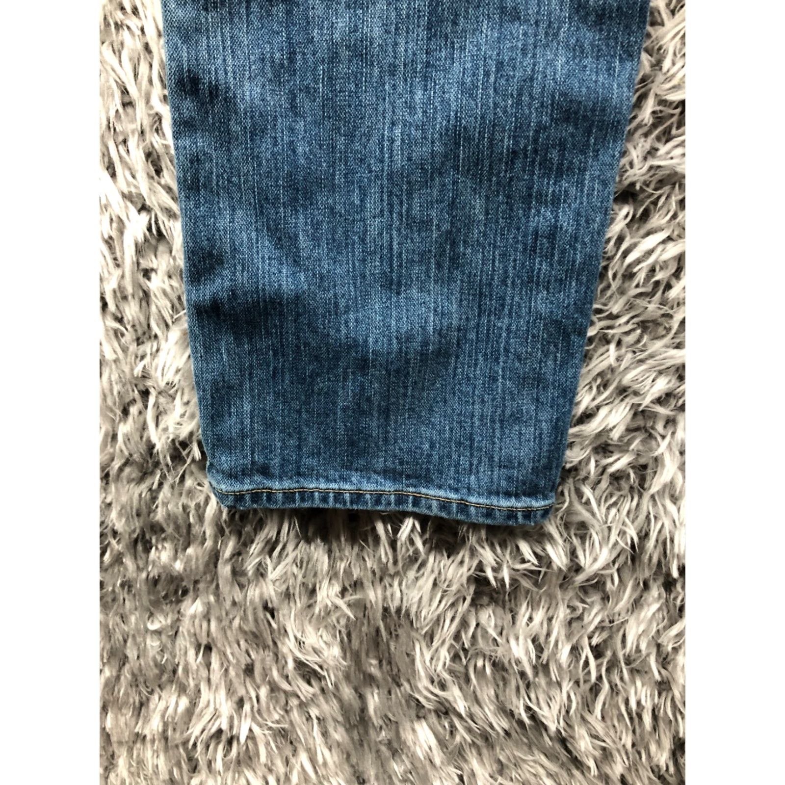 Old Navy Old Navy Sweetheart Jeans Womens Size 12 Mid Rise 32 waist Blue Denim 31 inseam Straight Jeans Size 34" / US 12 / IT 48 - 7 Thumbnail