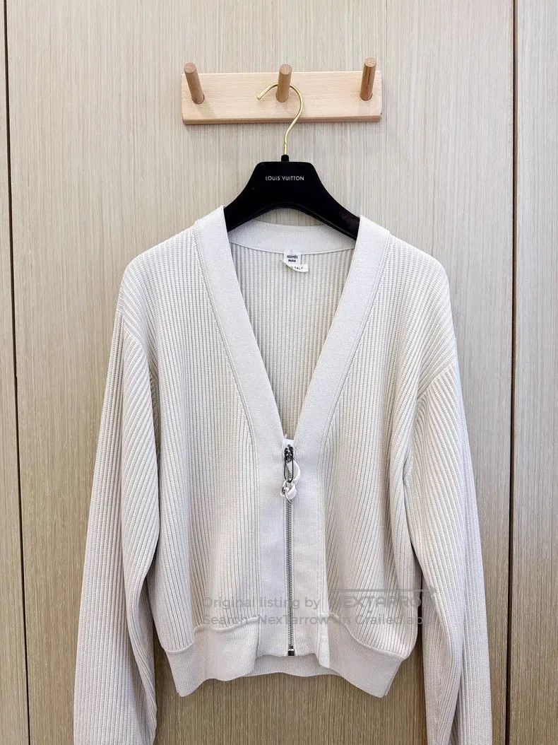 Hermes Hermes Beige V-neck Zip Long Sleeve Knit Cardigan Jacket F Size XS / US 0-2 / IT 36-38 - 2 Thumbnail