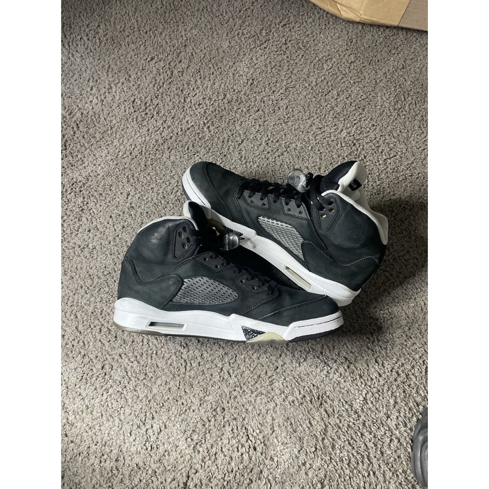 Jordan Brand Size 11.5- Men’s Nike Air Jordan 5 Retro Oreo Black 2013 Size US 11.5 / EU 44-45 - 3 Thumbnail