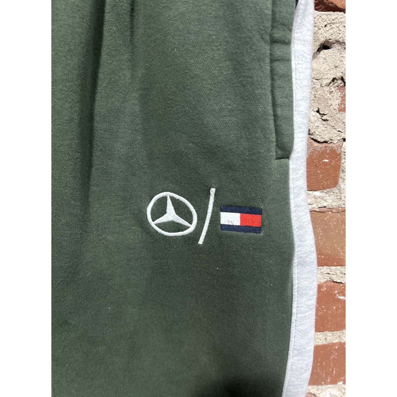 Tommy Hilfiger Tommy Hilfiger AMG Petronas Sweatpants Green Mens Large Pants Regular 32in Inseam Mercedes F1 Team Logo Zip Pockets Front Flat Front Vintage No Size US 33 - 2 Thumbnail
