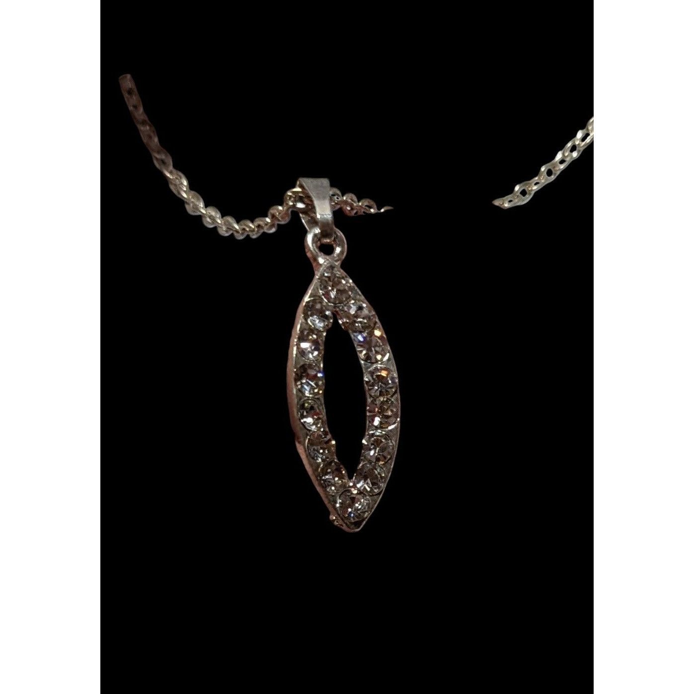 Other Simple Elegant Rhinestone Horse Eye Pendant Necklace Size ONE SIZE - 6 Thumbnail