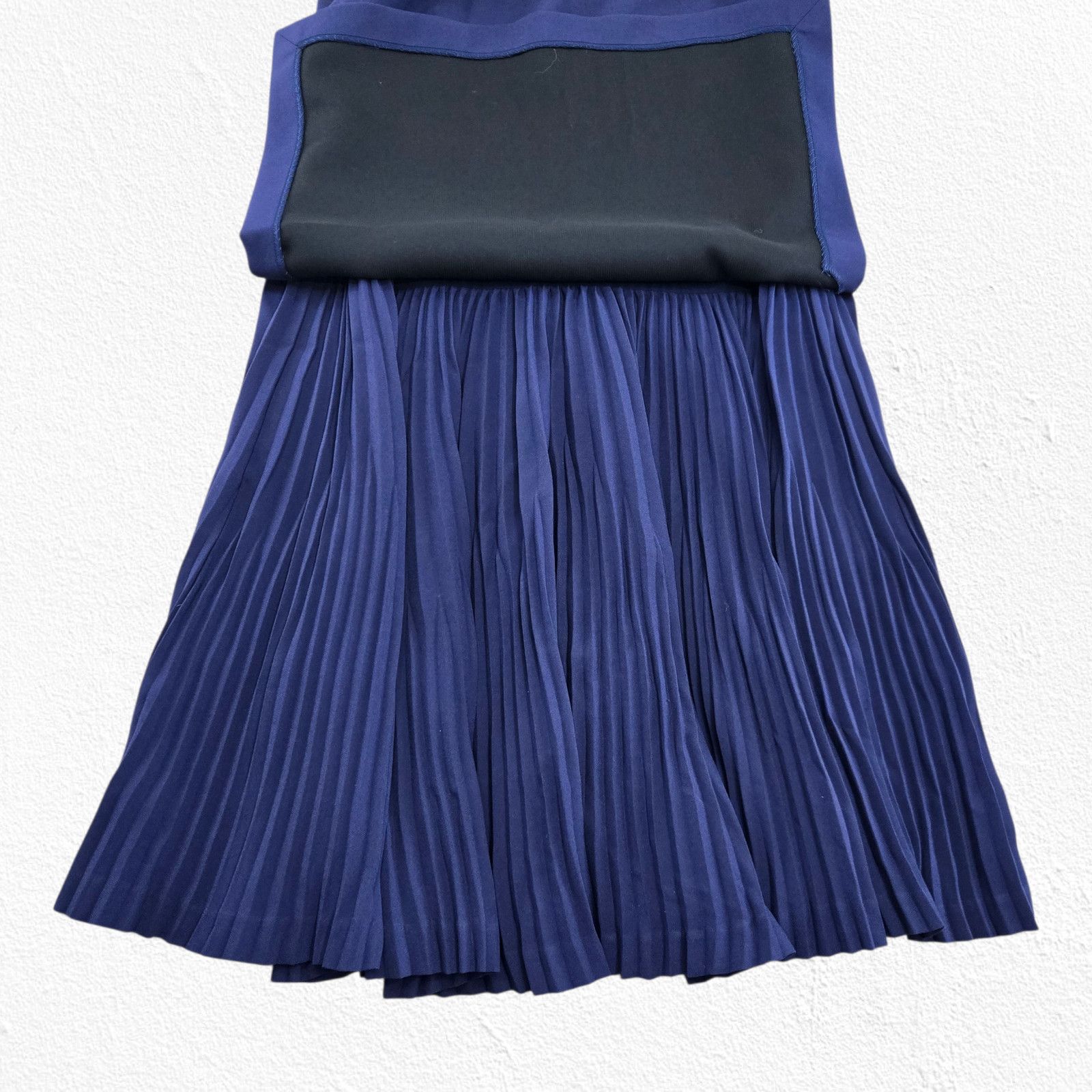 Theory Navy Blue Pleated Hem Modern Sleeveless Dress Size 4 Size S / US 4 / IT 40 - 7 Thumbnail
