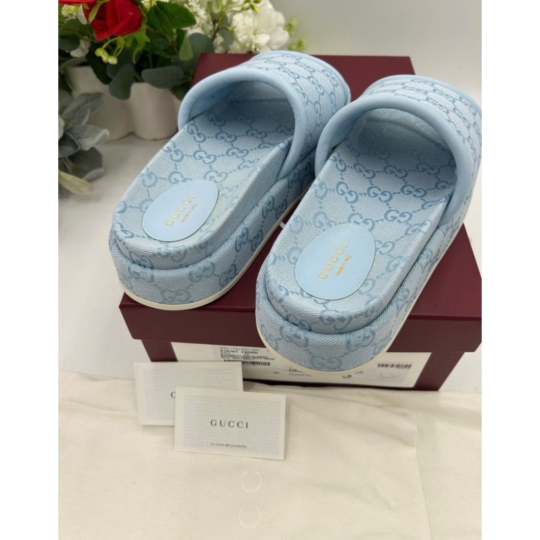 Gucci Women's Gucci canvas GG embossed platform sandals, size 39 Size US 9 / IT 39 - 5 Thumbnail
