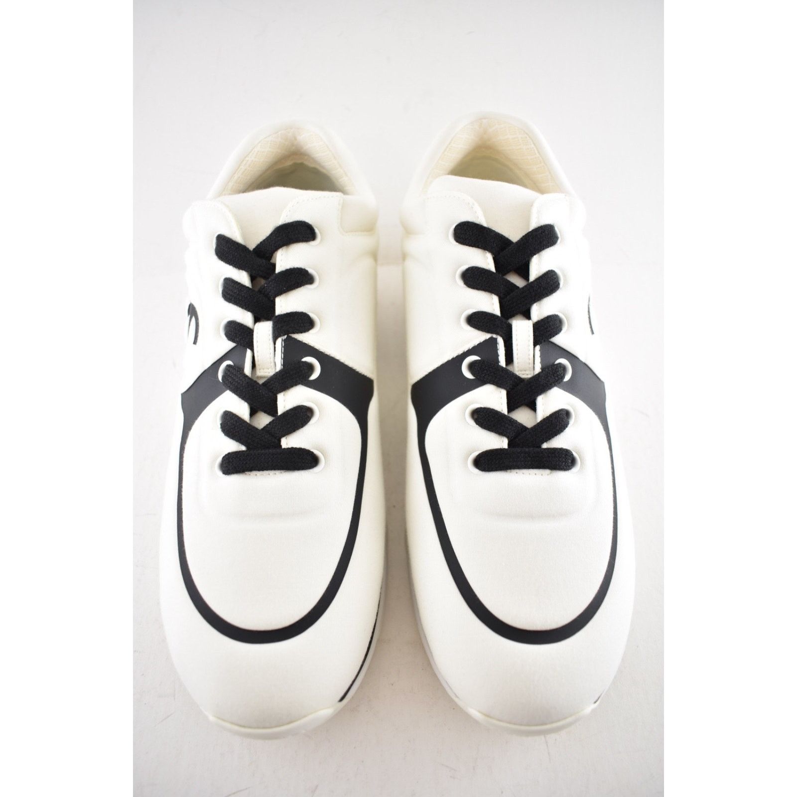 Chanel Chanel 20C Men White Black Neoprene CC Logo Low Top Size US 11 / EU 44 - 6 Thumbnail
