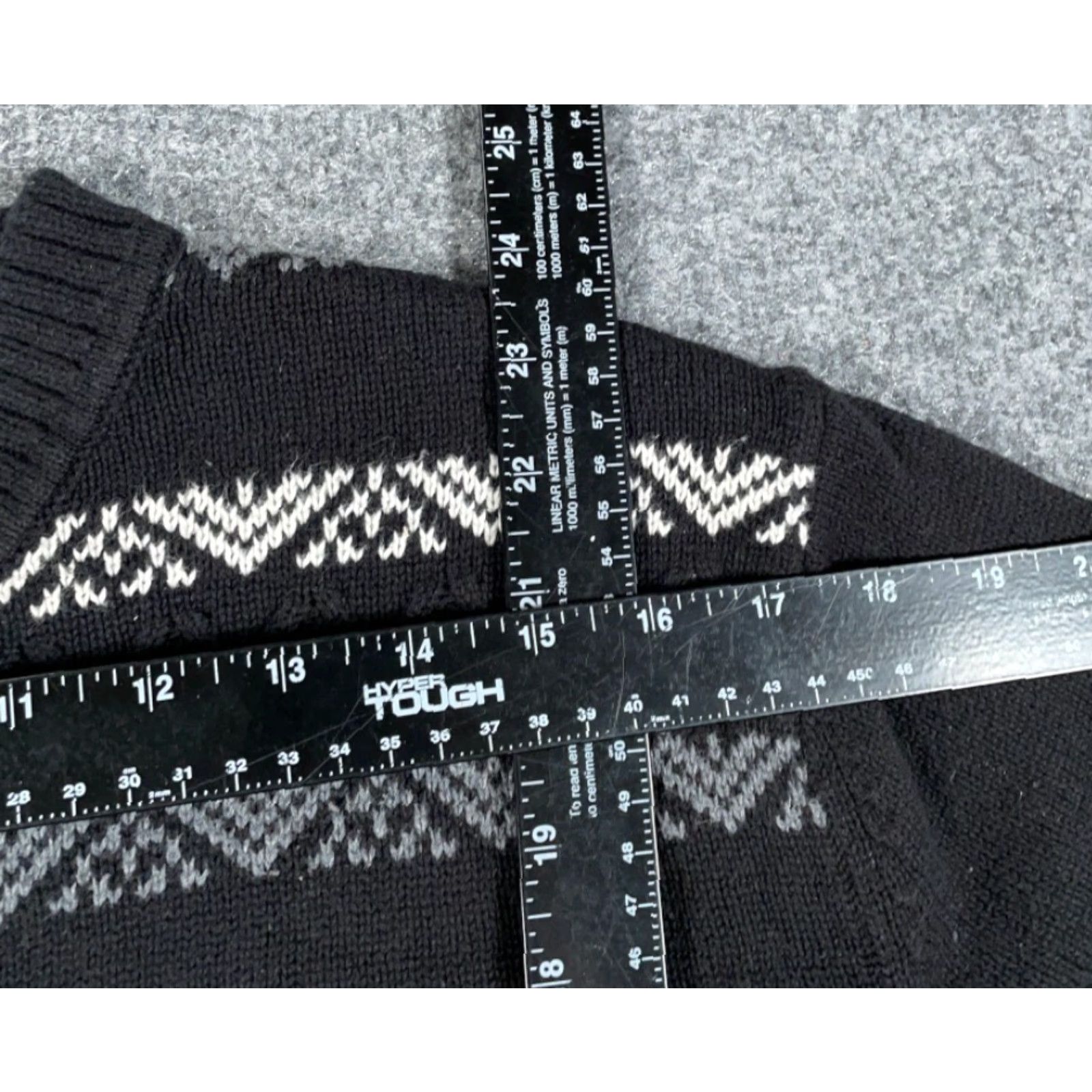 Dockers Retro Dad Style Geometric Pattern Sweater Adult Large Black Gray Chunky Knit Size US L / EU 52-54 / 3 - 4 Thumbnail
