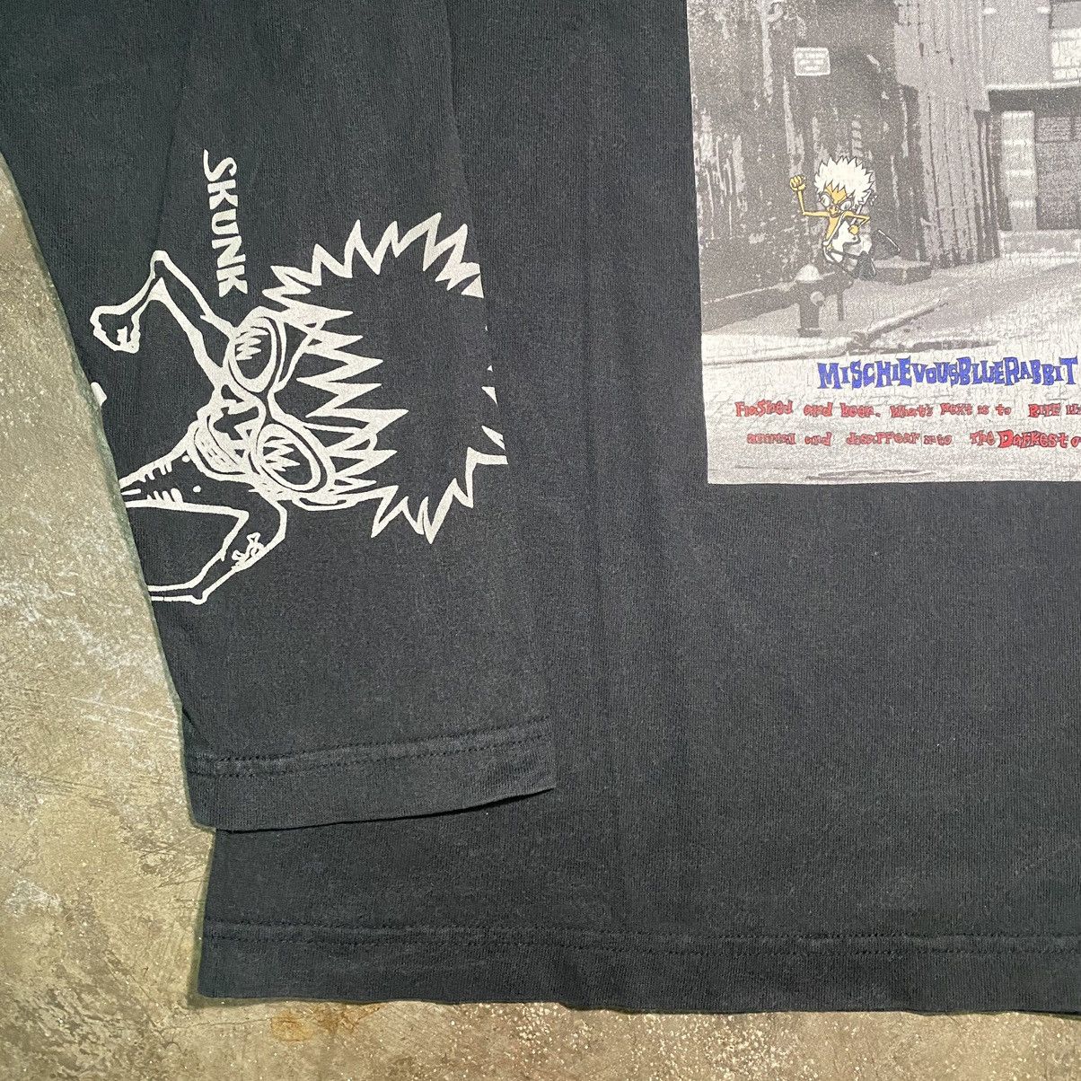 Japanese Brand Vintage Mischievous Blue Rabbit Photo Tee Punk Size US L / EU 52-54 / 3 - 7 Thumbnail