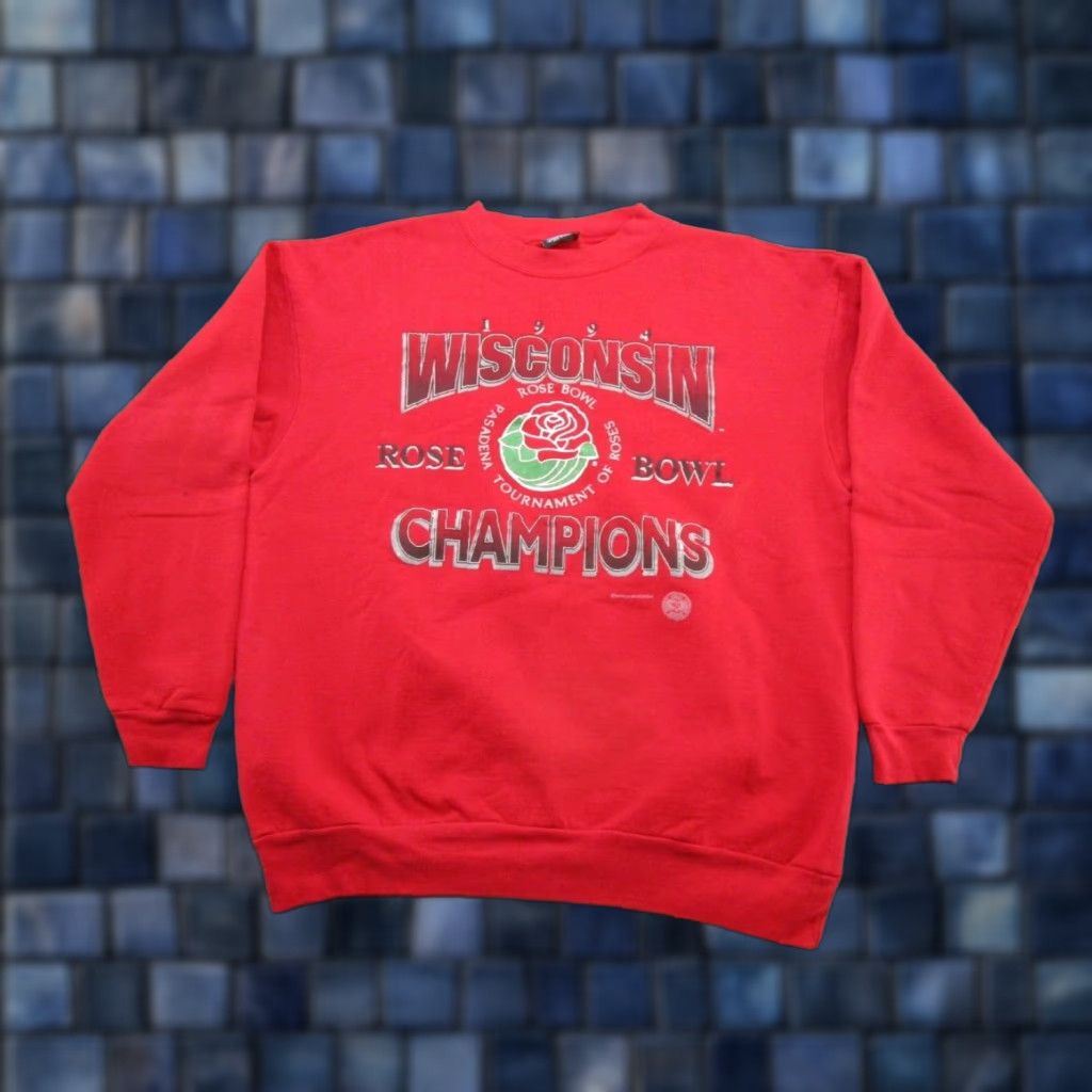 Vintage VINTAGE Wisconsin Badgers Rose Bowl Sweatshirt Men's XL Red Hooded Pullover Sweatshirt USA Made All Seasons Size XL Mens Size US XL / EU 56 / 4 - 1 Thumbnail