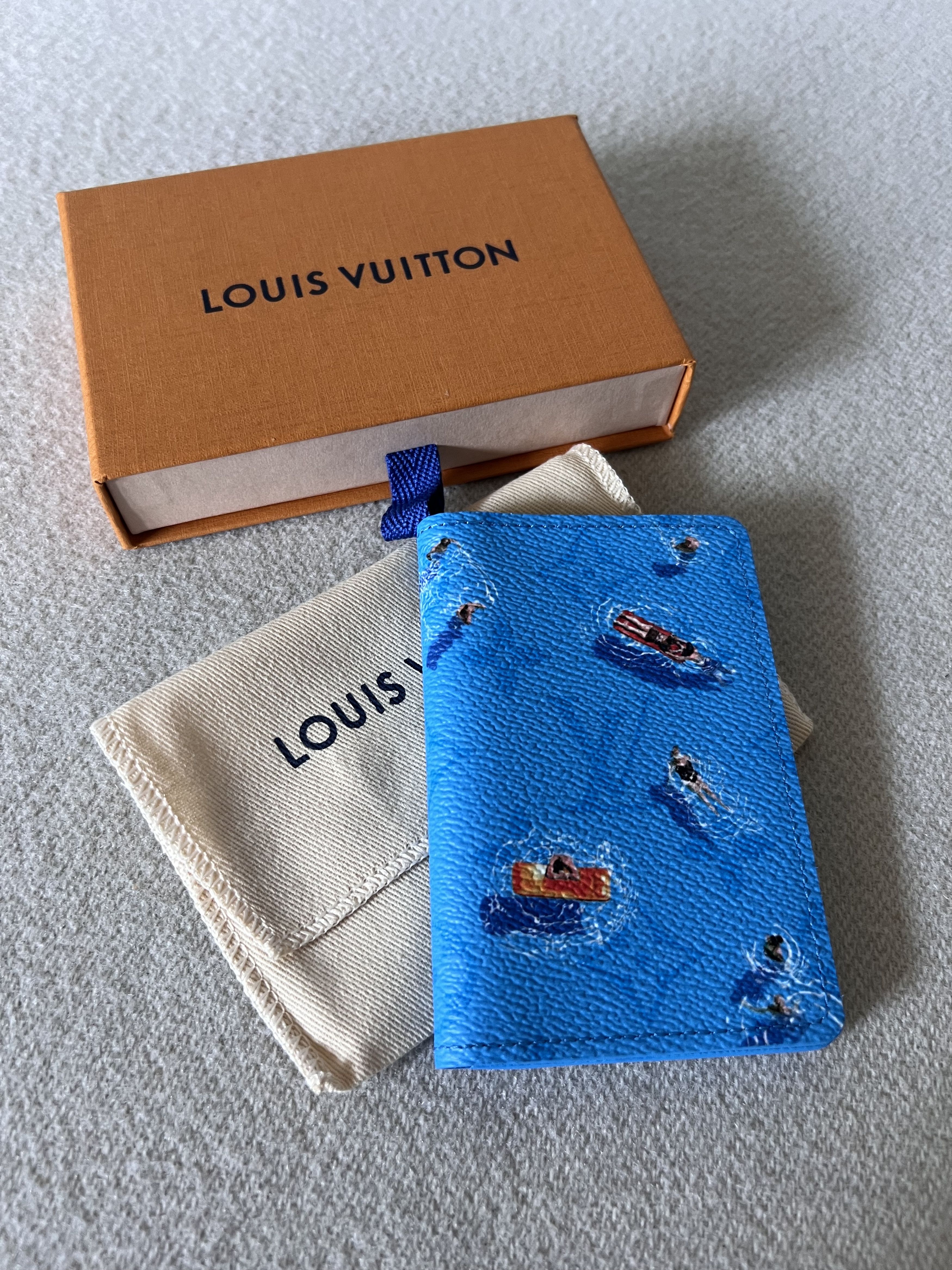 Louis Vuitton Louis Vuitton Pool Pocket Organizer in Blue Size ONE SIZE - 1 Thumbnail