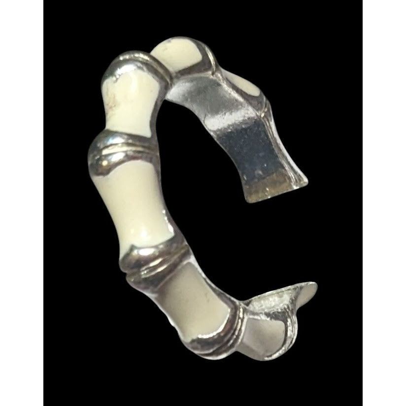 Other Vintage Cream And Silver Tone Bamboo Style Fashion Ring Size Size ONE SIZE - 4 Thumbnail