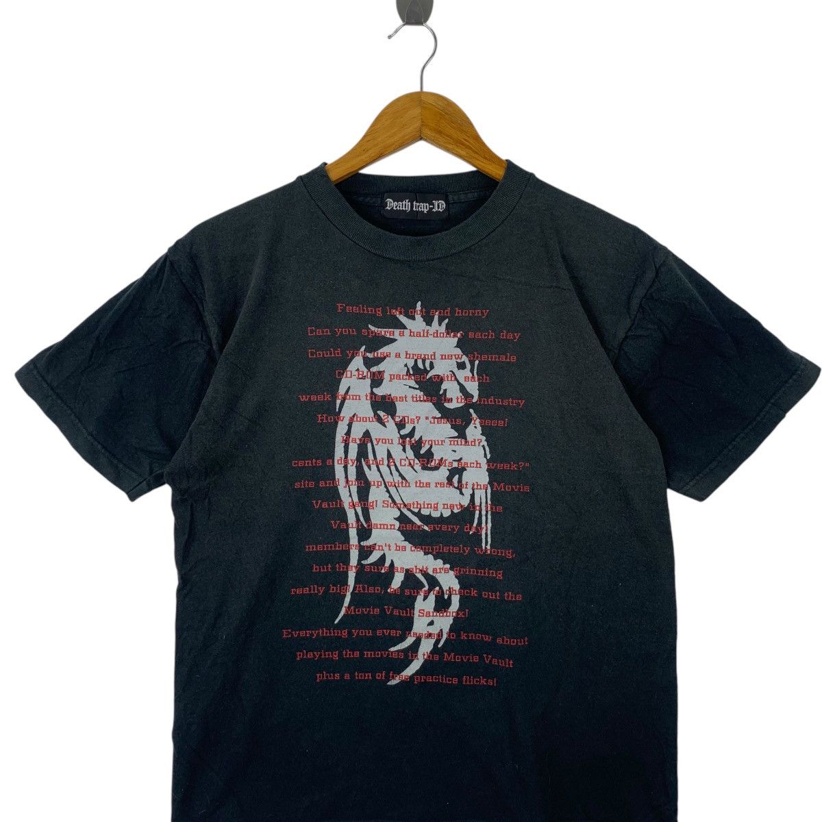 Vintage DEATH TRAP DRAGON Game Vault Gang Movie Tee Shirt Top Size S / US 4 / IT 40 - 2 Thumbnail