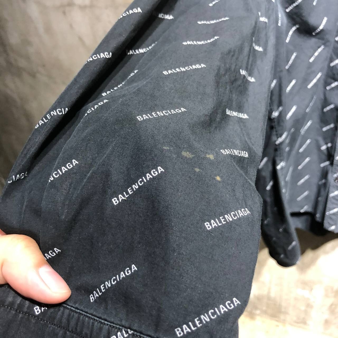 Balenciaga Balenciaga All over print logo button down L/S Size US XXL / EU 58 / 5 - 4 Thumbnail