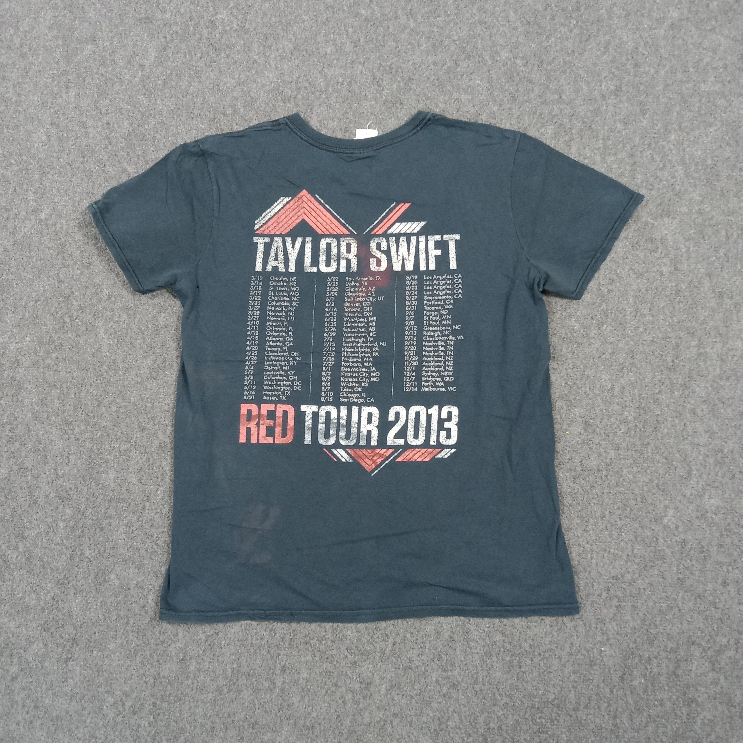 Band Tees Taylor Swift American Singer Red Tour 2013 Tshirt C294N31 Size US M / EU 48-50 / 2 - 6 Thumbnail