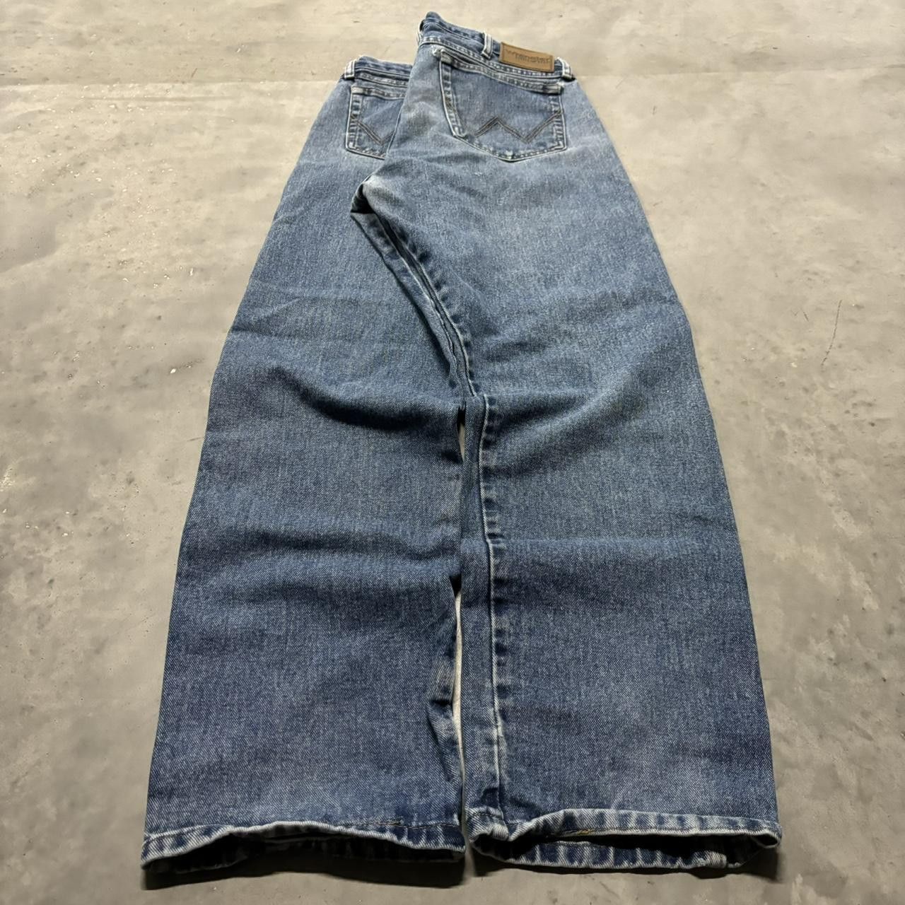 Japanese Brand × Vintage Crazy Vintage Y2K/2000s Grunge Medium Wash Essential Denim Jeans! Size US 34 / EU 50 - 4 Thumbnail