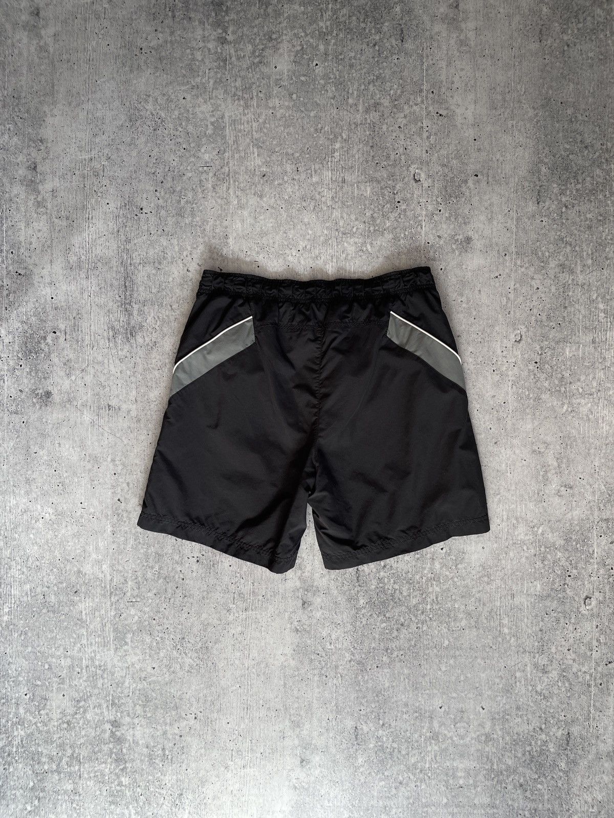 Nike × Vintage Vintage Nike Sports Shorts Size M Y2K Black and grey Size US 32 / EU 48 - 2 Thumbnail