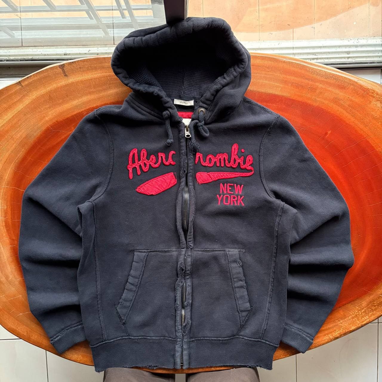 Abercrombie & Fitch Vintage Abercrombie & Fitch Full Zip Distressed Black Hoodie Size US XXL / EU 58 / 5 - 1 Thumbnail