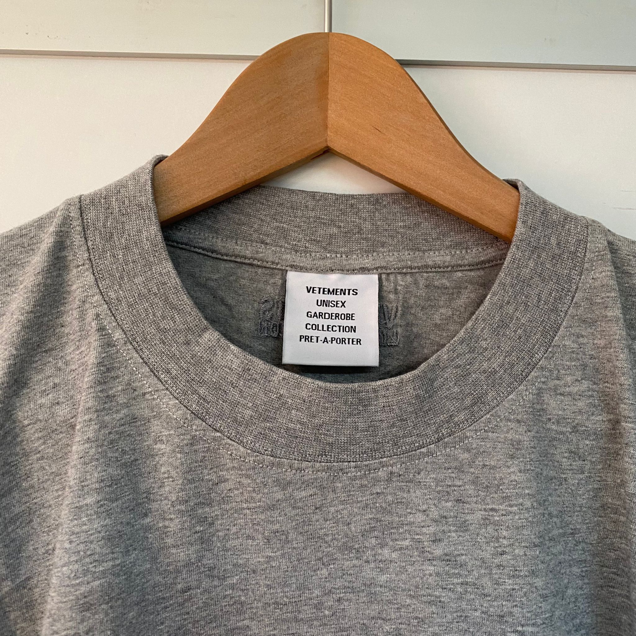 Vetements Grey Embroidered Solidarity Logo Oversized T-Shirt Size US L / EU 52-54 / 3 - 3 Thumbnail