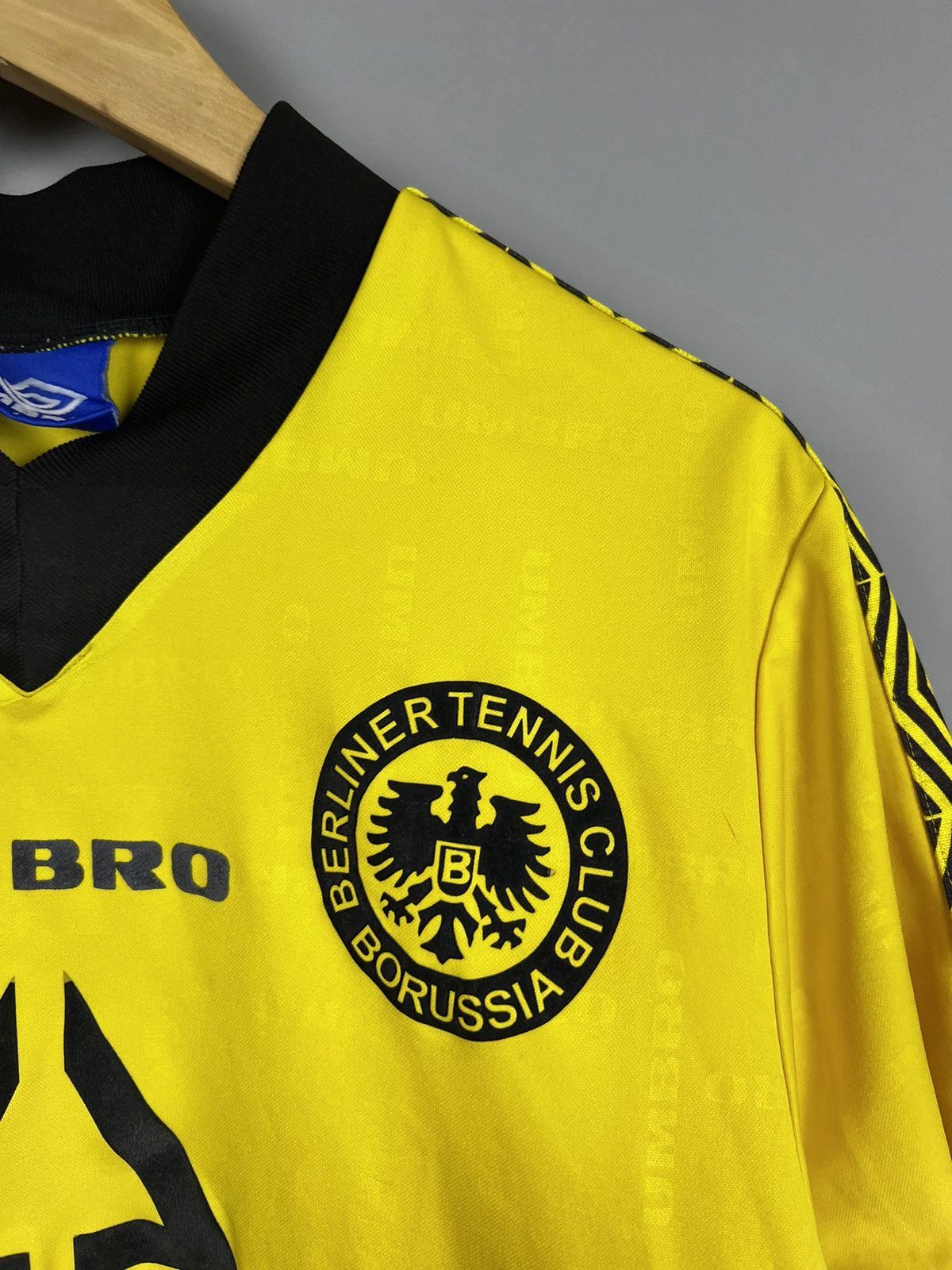 Umbro (L) RARE Umbro Berliner Tennis Club Borussia Vintage Size US L / EU 52-54 / 3 - 4 Thumbnail