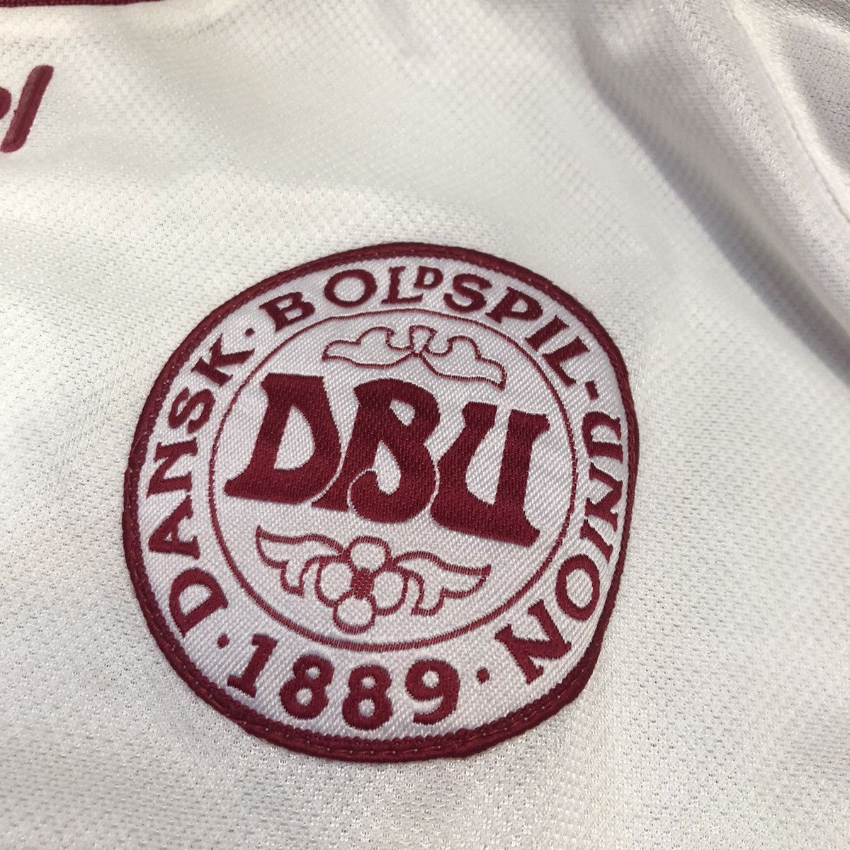 Hummel Denmark World Cup 2002 away shirt Size US L / EU 52-54 / 3 - 4 Thumbnail