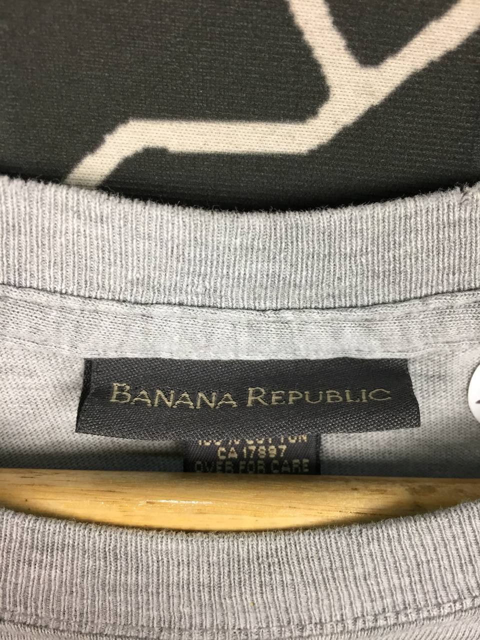 Banana Republic Vtg 90s Banana Republic Made in Usa Spell Out Logo Tee Size US M / EU 48-50 / 2 - 8 Thumbnail