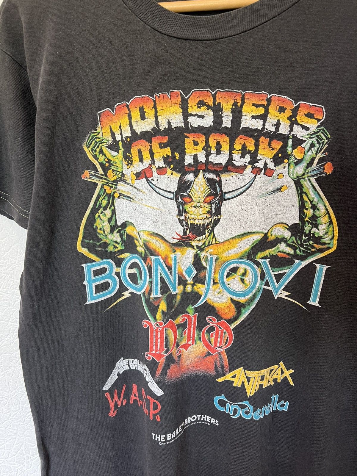 Band Tees Monsters Of Rock 1987 Bon Jovi Vintage Large Print T-shirt Size US L / EU 52-54 / 3 - 3 Thumbnail