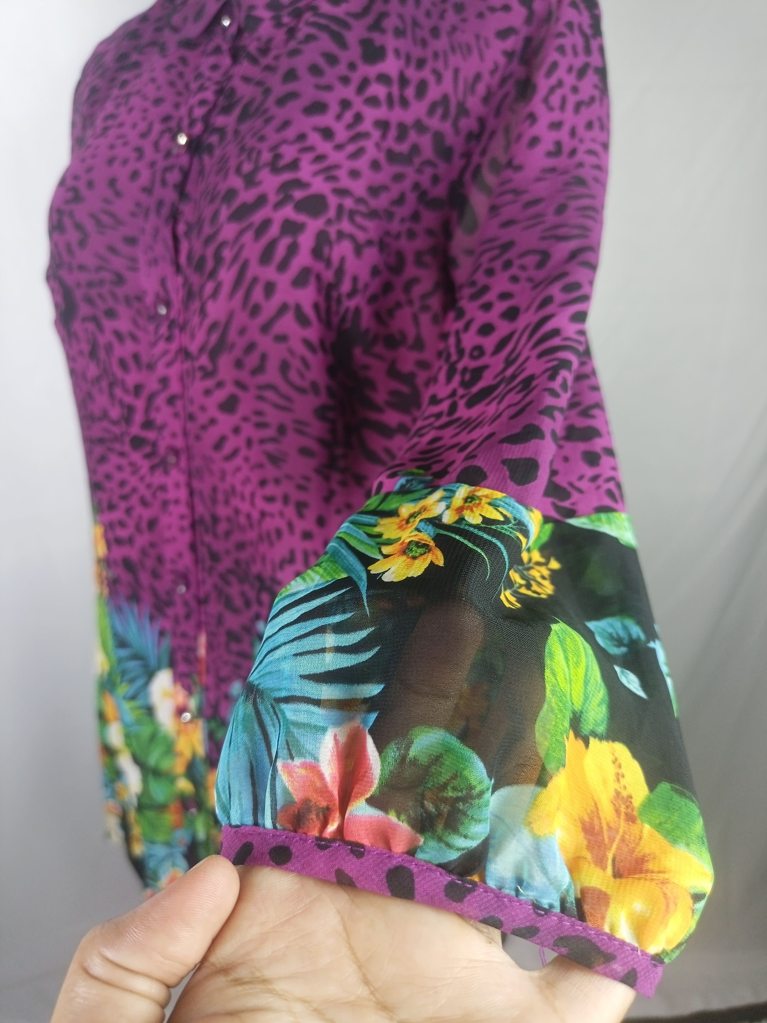 Japanese Brand Women's Chiffon Blouses Button Down Floral Leopard Print Size L / US 10 / IT 46 - 12 Thumbnail