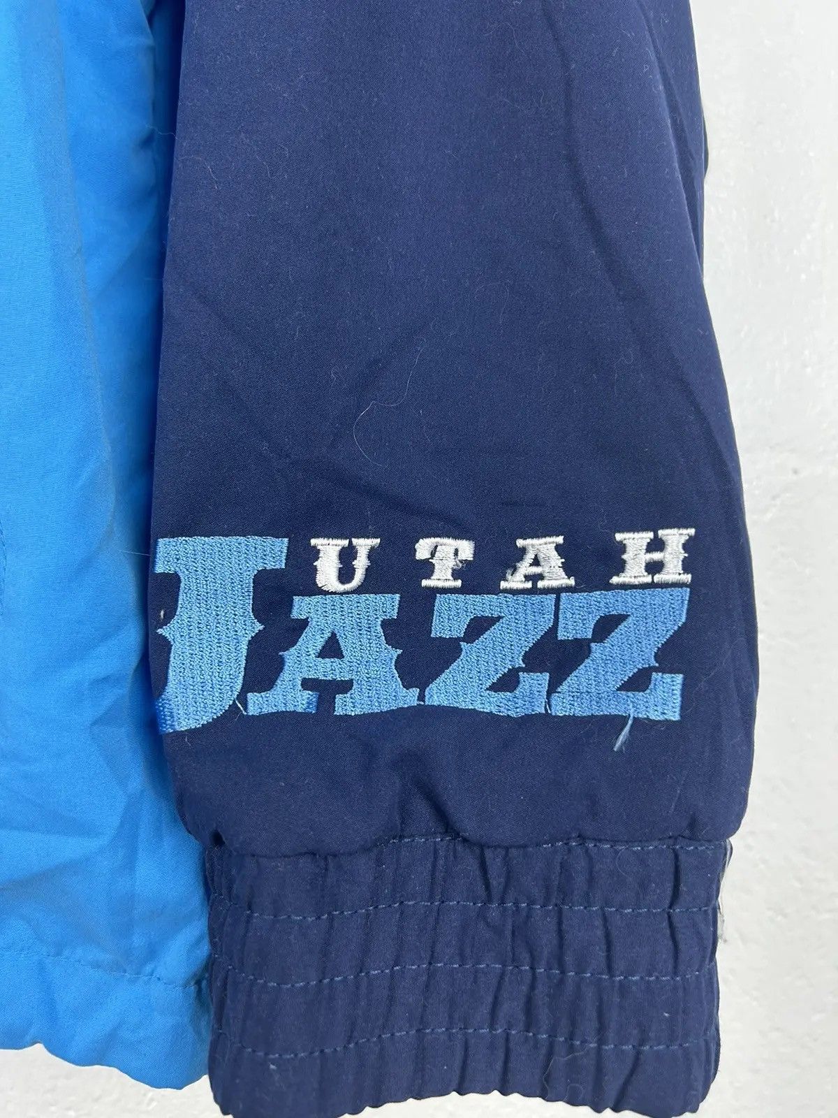 NBA Vintage NBA Utah Jazz Lightweight Transformer Jacket Vest Size US M / EU 48-50 / 2 - 5 Thumbnail