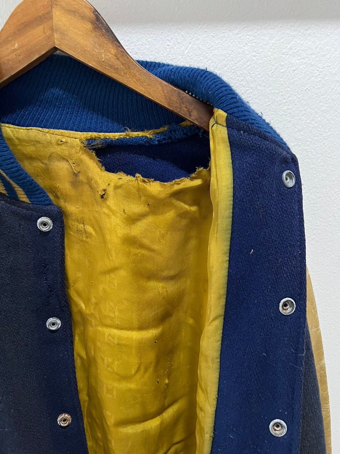 Vintage Thrashed 60s Vintage Butwin Varsity Jacket Distressed Grunge Size US M / EU 48-50 / 2 - 11 Thumbnail