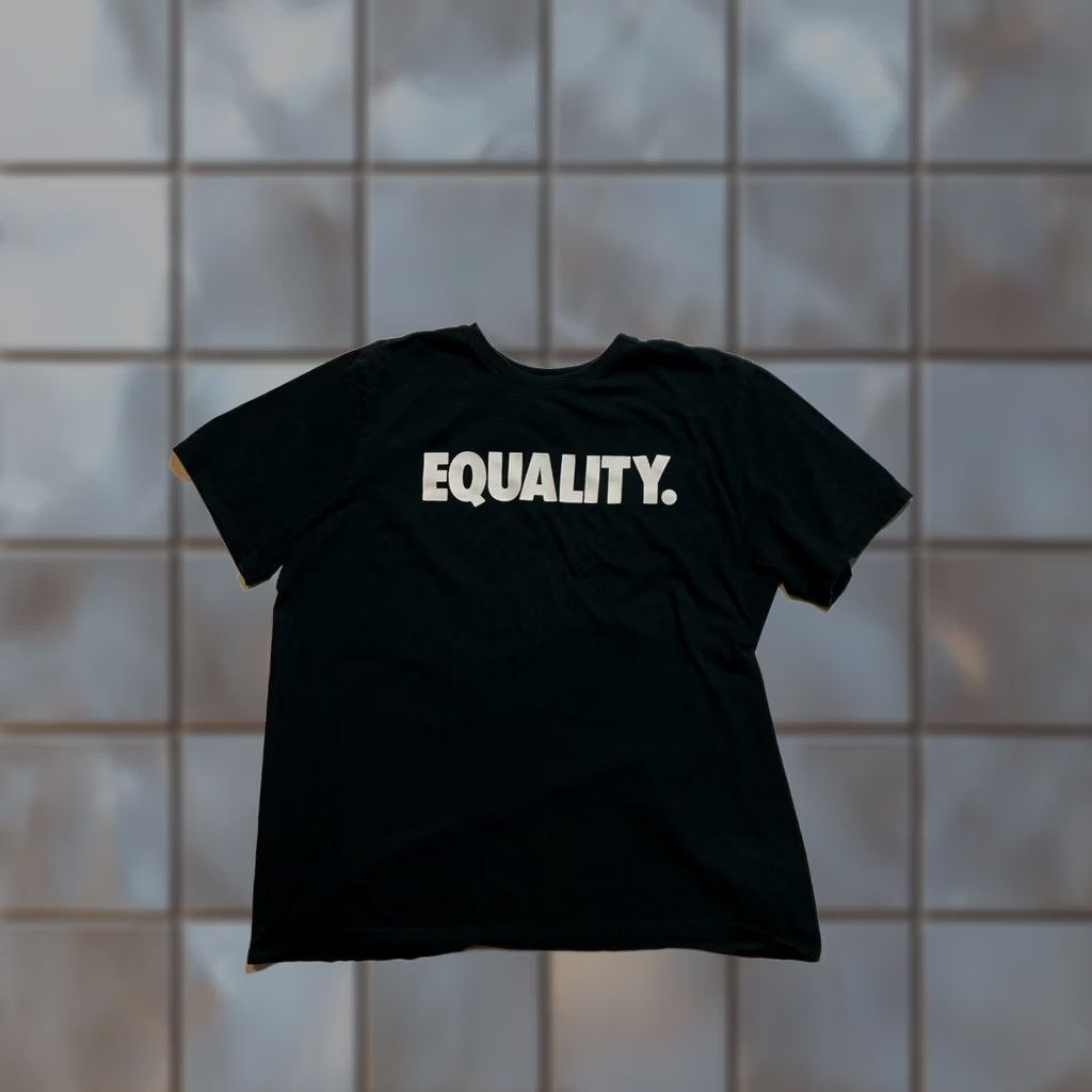 Nike Nike Athletic Cut Equality Graphic Black Short Sleeve Crewneck T-Shirt XL Mens Shirt Size US XL / EU 56 / 4 - 1 Thumbnail