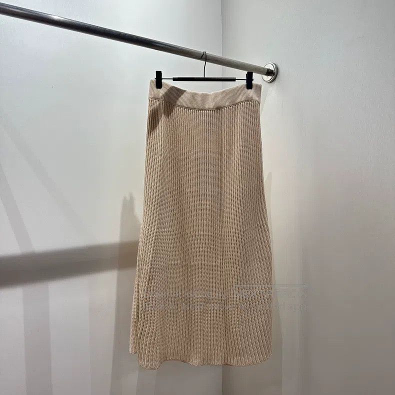Loro Piana Loro Piana size L Silk and cotton knitted long skirt Size 25" / US 0 / IT 36 - 1 Thumbnail