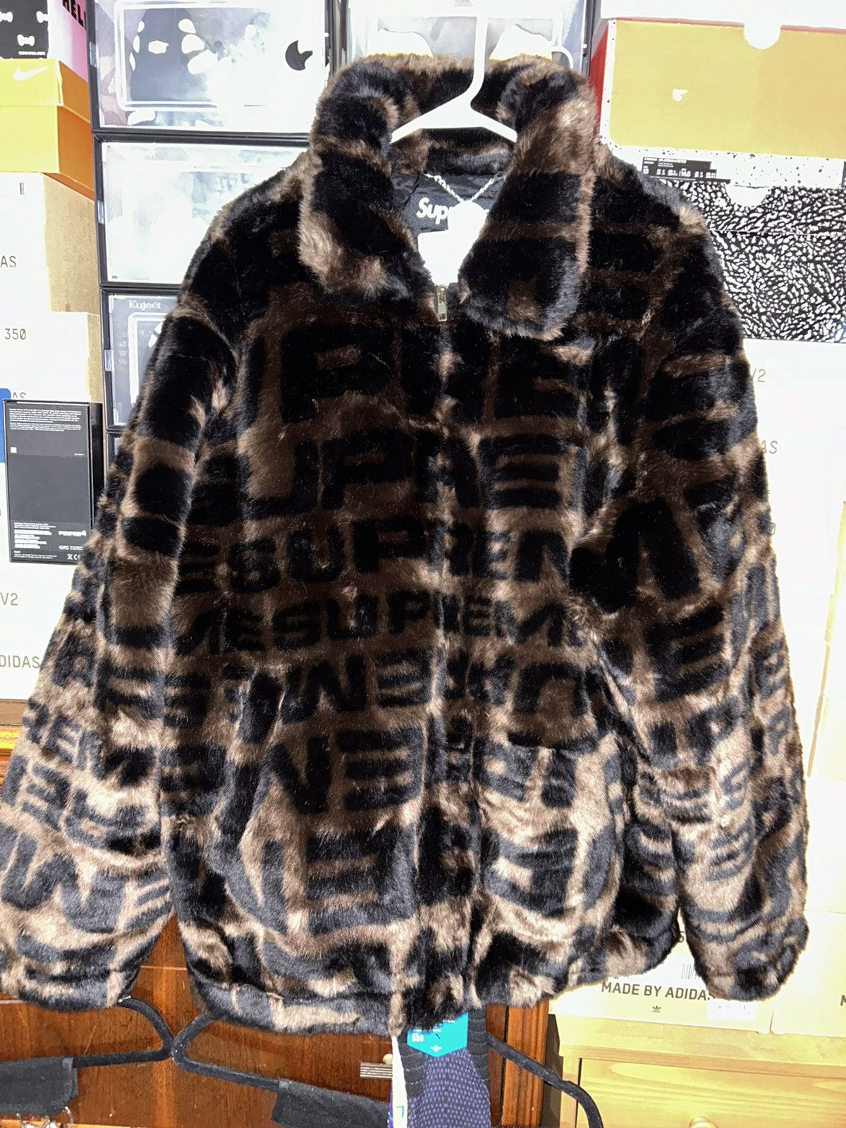 Supreme Supreme Faux Fur Repeater Bomber Jacket Brown SS18 XL NEW Size US XL / EU 56 / 4 - 1 Thumbnail