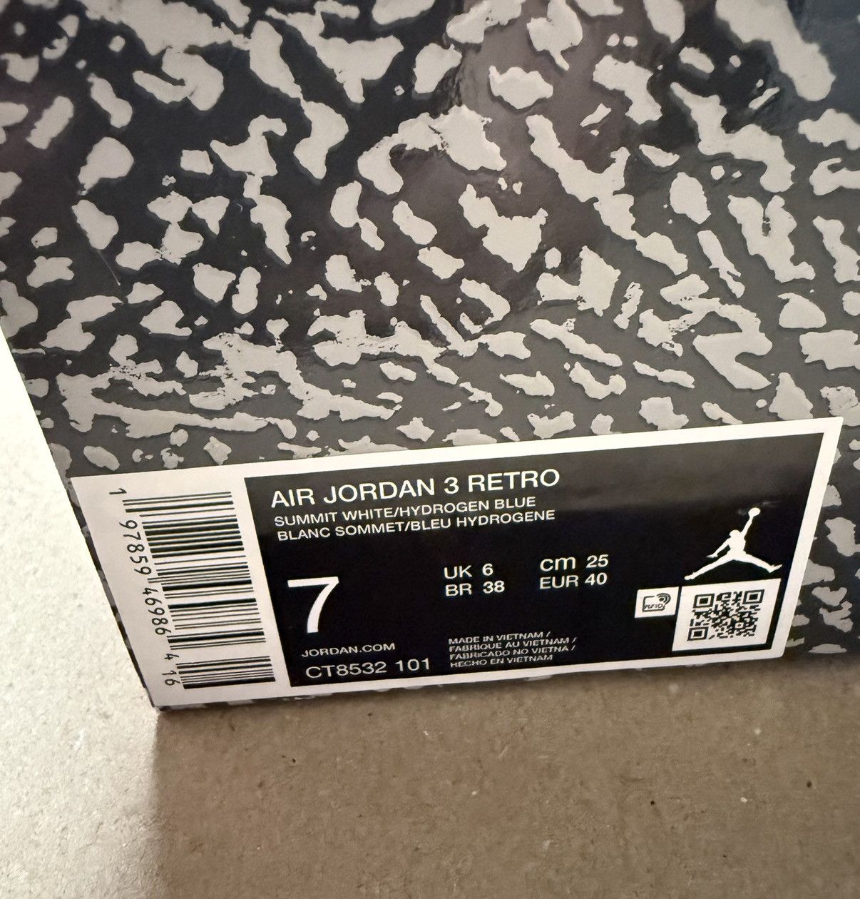 Jordan Brand Nike Air Jordan 3 Retro Lucky Shorts men’s size 7 shoes NEW! Size US 7 / EU 40 - 6 Thumbnail