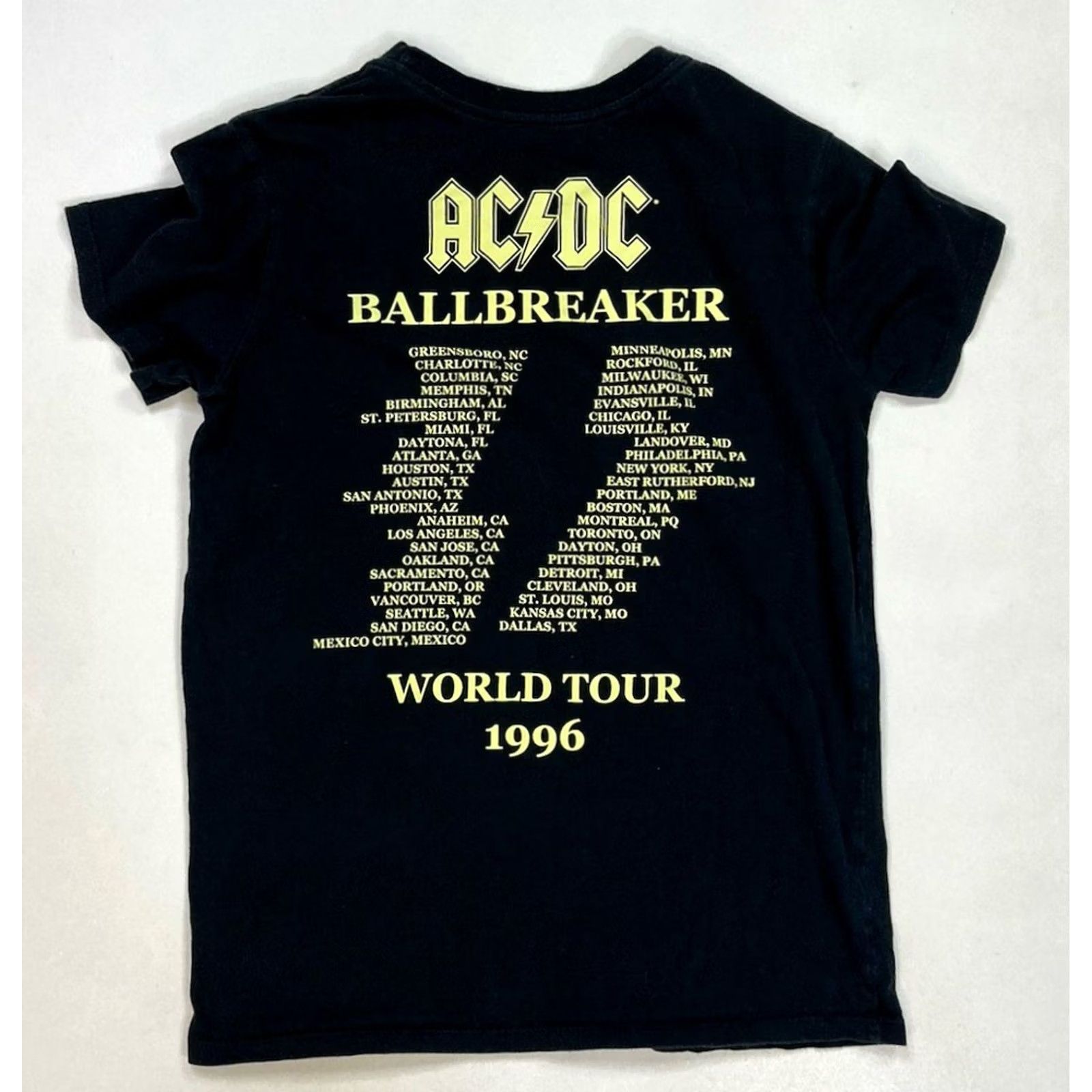 Vintage ACDC Ballbreaker World Tour 1996 Graphic T-shirt Music Distressed Women Small Size S / US 4 / IT 40 - 3 Thumbnail