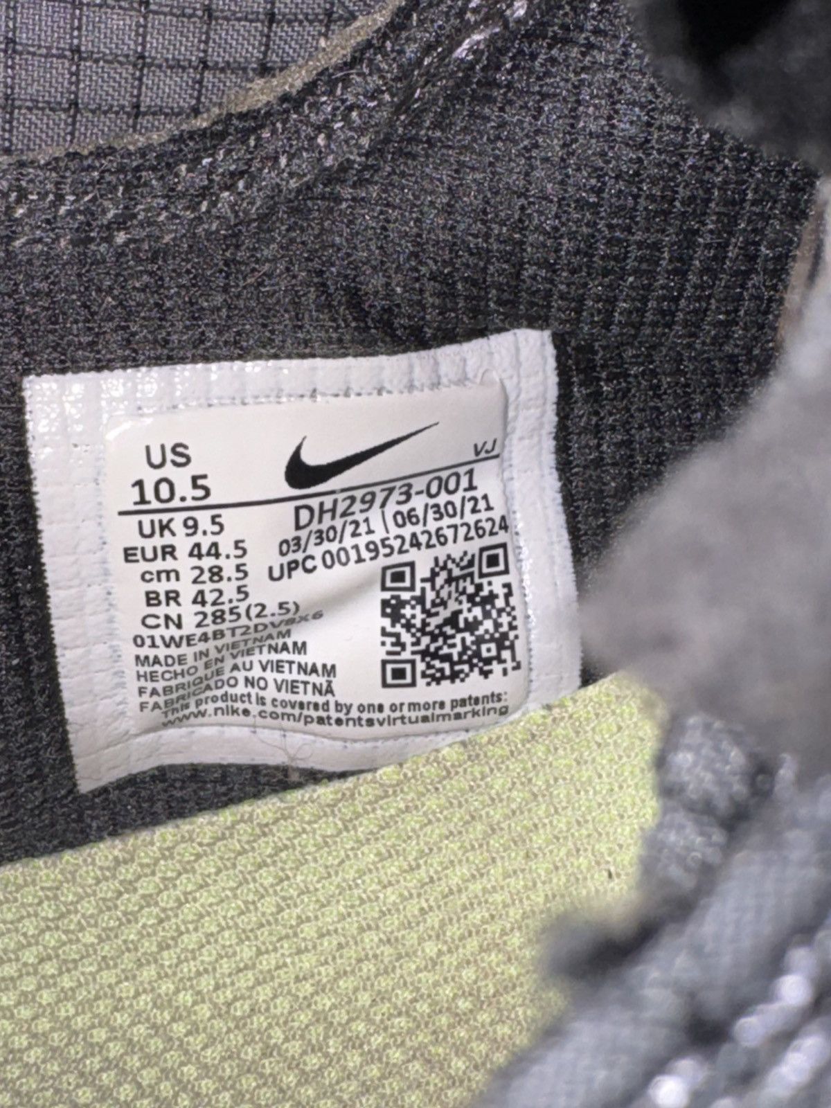 Nike Nike Air Max 90 Terrascape in black lime ice Size US 10.5 / EU 43-44 - 9 Thumbnail
