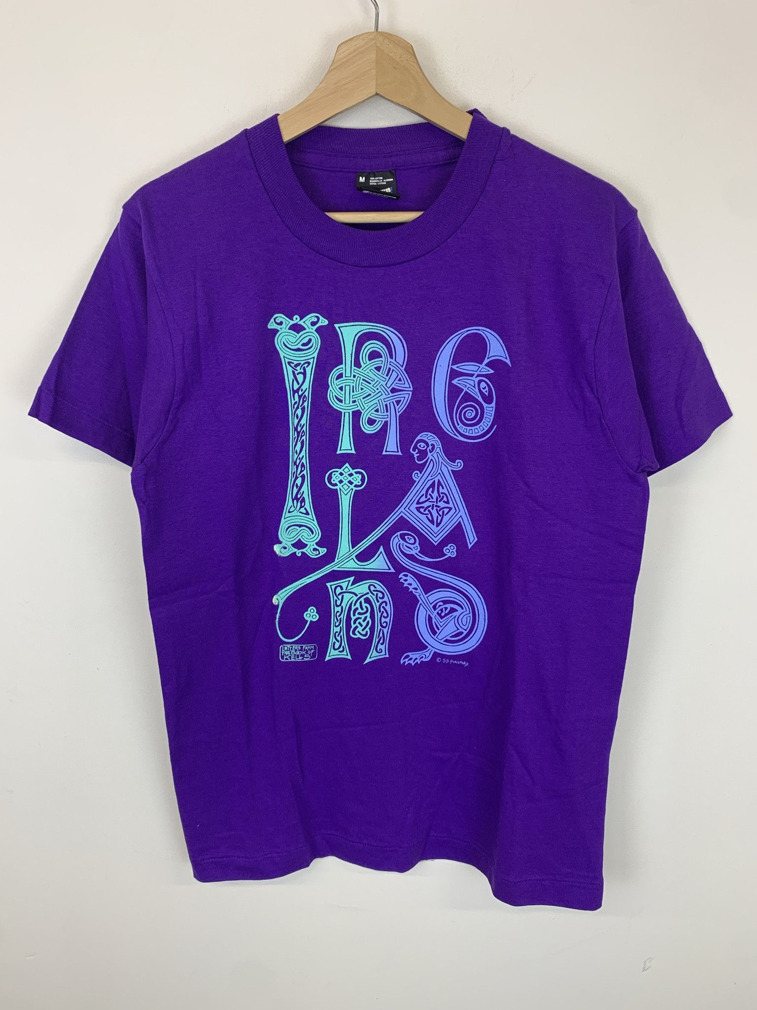 Vintage Vitnage 1980s Ireland Book of Kells Letter Singlestitch Tee Size M Size US M / EU 48-50 / 2 - 1 Thumbnail