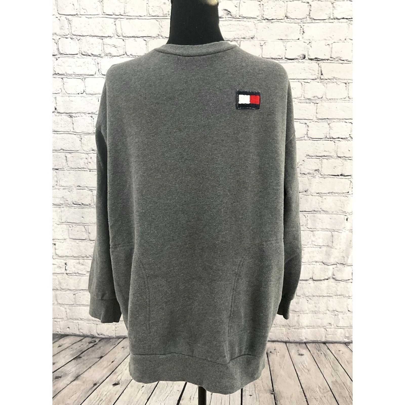 Tommy Hilfiger Tommy Hilfiger Sweatshirt Crew Neck Pullover Gray M Womens Regular Cotton-Polyester Fleece Long Pullover Activewear Size M / US 6-8 / IT 42-44 - 4 Thumbnail