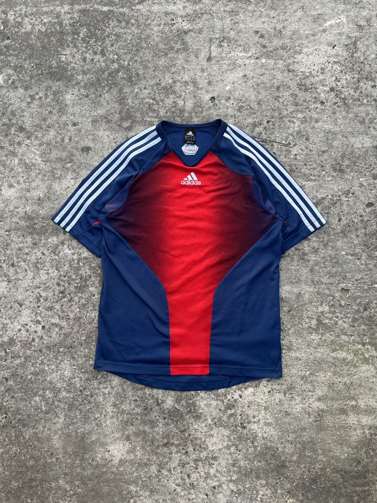 Adidas Y2K Vintage Adidas Drill T-shirt Streetwear Rare Casual Logo Size US L / EU 52-54 / 3 - 1 Thumbnail