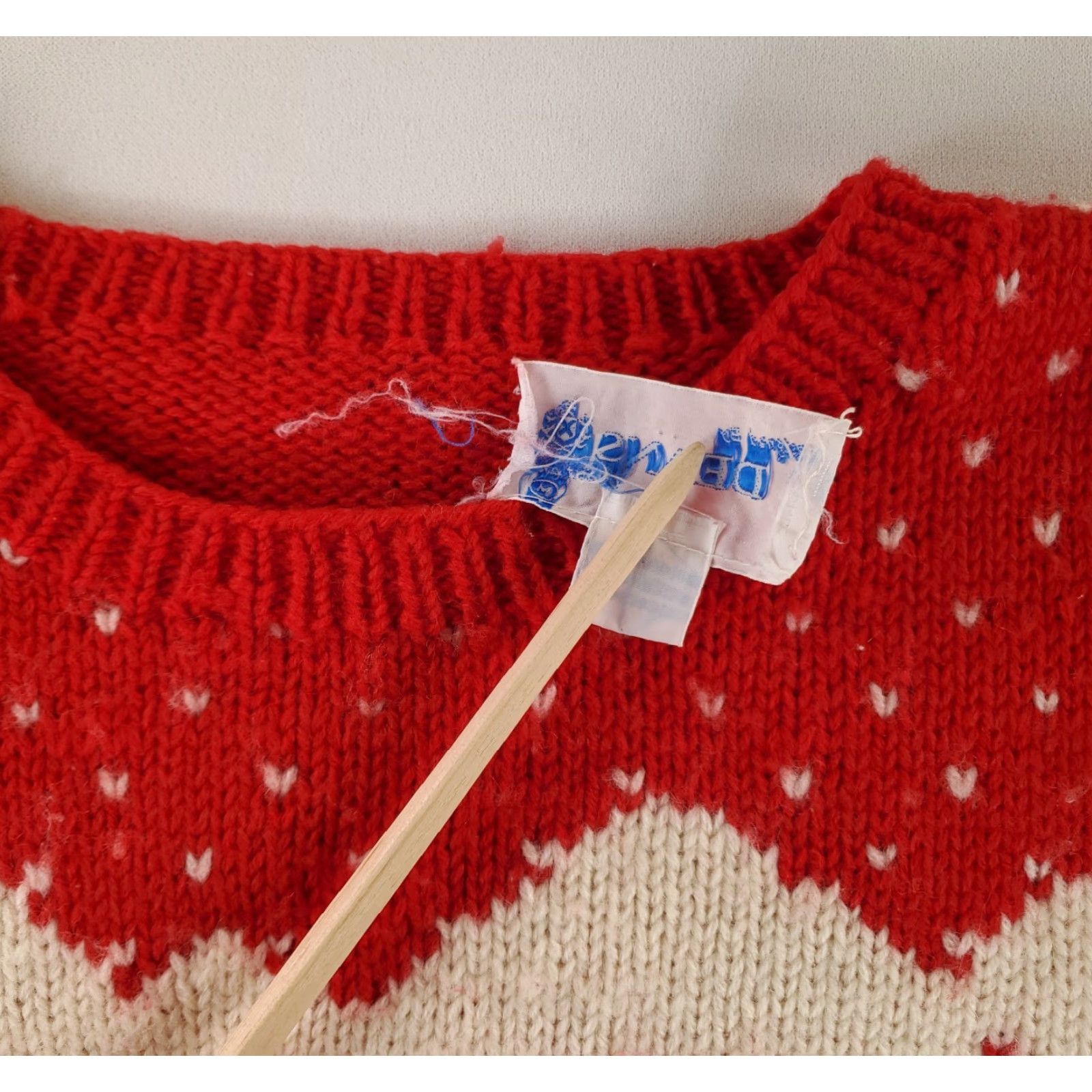 Vintage VINTAGE Deans of Scotland Sweater Pullover 100% Wool Red Mens M Patterned Houses Trees Size US M / EU 48-50 / 2 - 3 Thumbnail