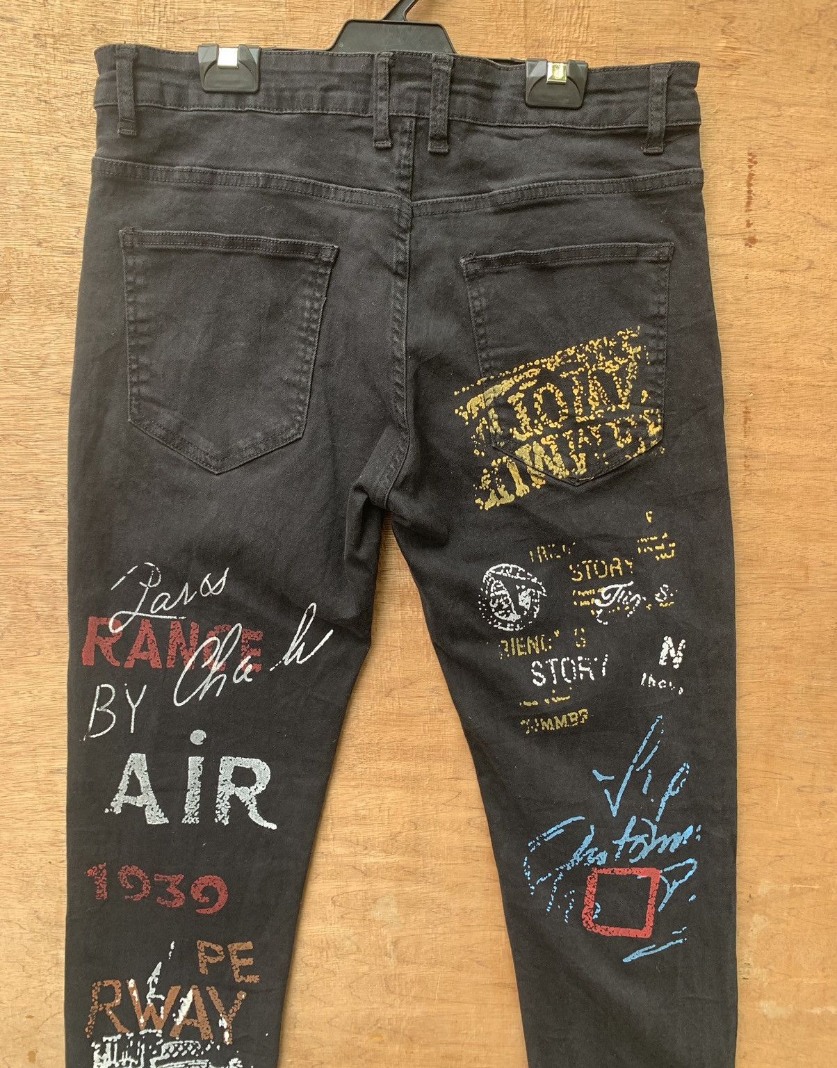 Japanese Brand 🔥 Creative Graffiti Graphic Print Streching Jeans Pants Size US 31 - 12 Thumbnail