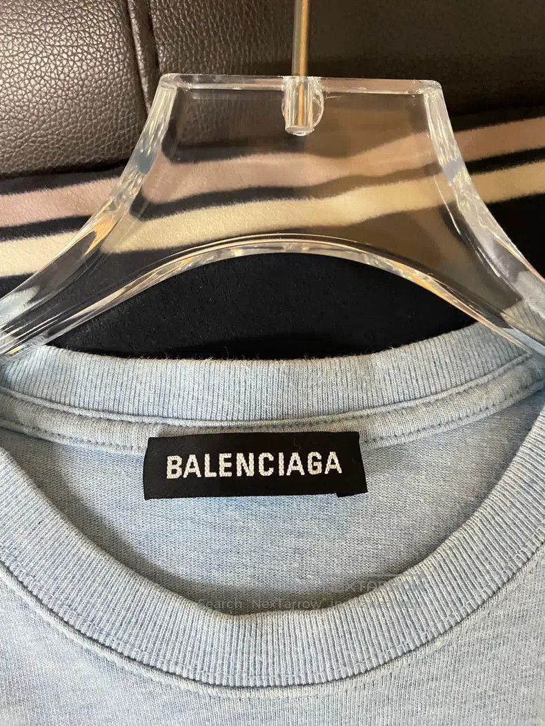 Balenciaga Balenciaga Haze Blue Buckle Short Sleeve, M, Classic Doubl Size US M / EU 48-50 / 2 - 3 Thumbnail
