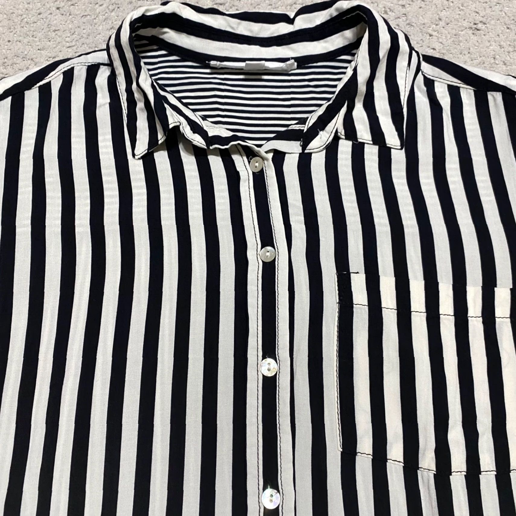 Vintage Jane and Delancey Womens Shirt Small Black Striped Long Sleeve Button-Up Rayon Size S / US 4 / IT 40 - 6 Thumbnail