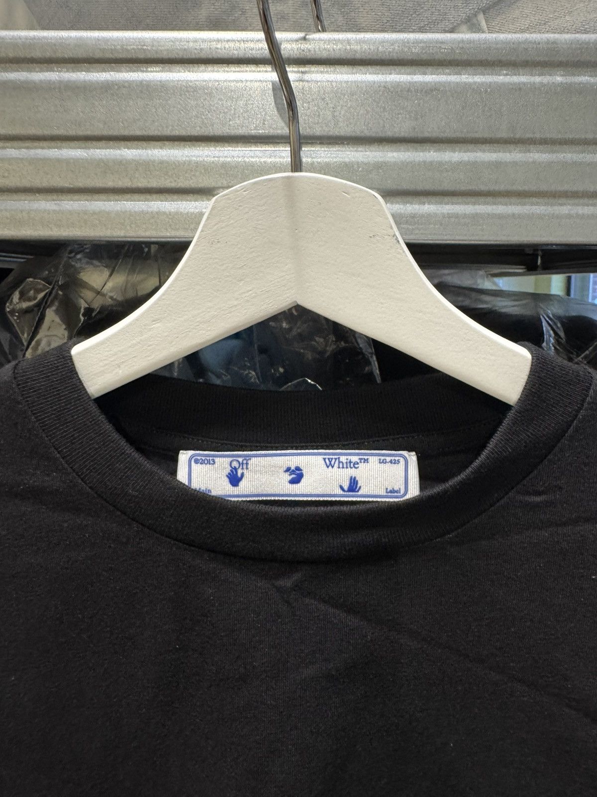 Valentino Off-White Arrow T-Shirt NEW 550$ Size US XS / EU 42 / 0 - 3 Thumbnail