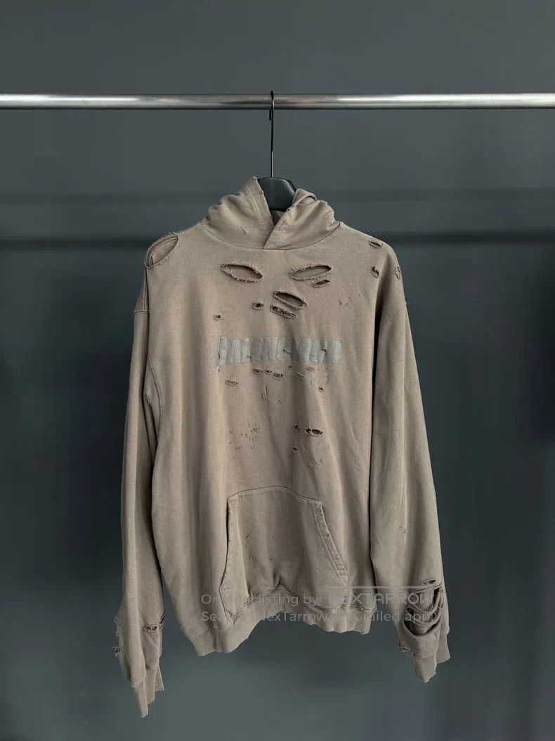 Balenciaga Balenciaga Letter Logo Printed Ripped Sweatshirt Size US XXS / EU 40 - 1 Thumbnail
