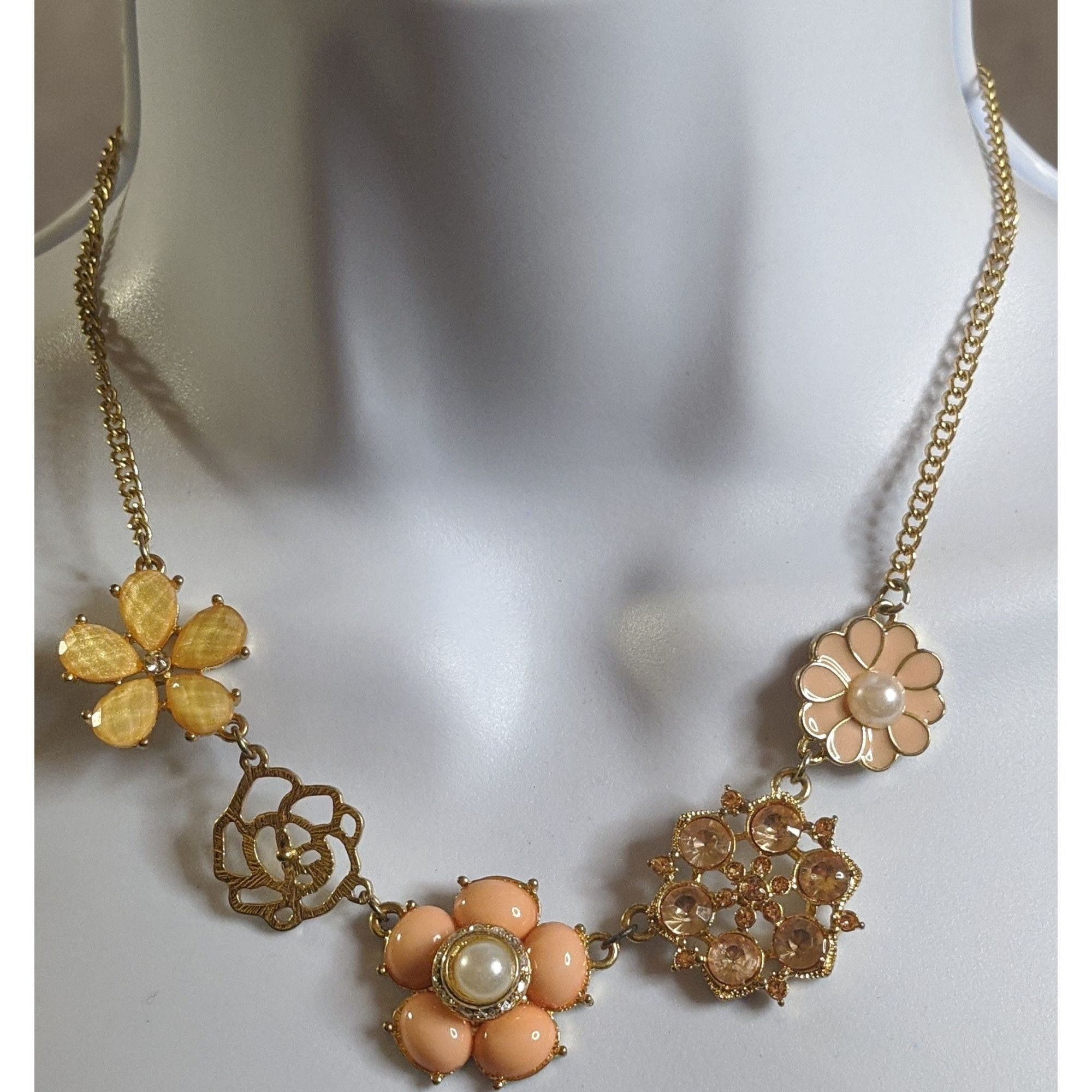 Other Cottagecore Floral Gold-Tone Necklace With Yellow & Peach Size ONE SIZE - 3 Thumbnail
