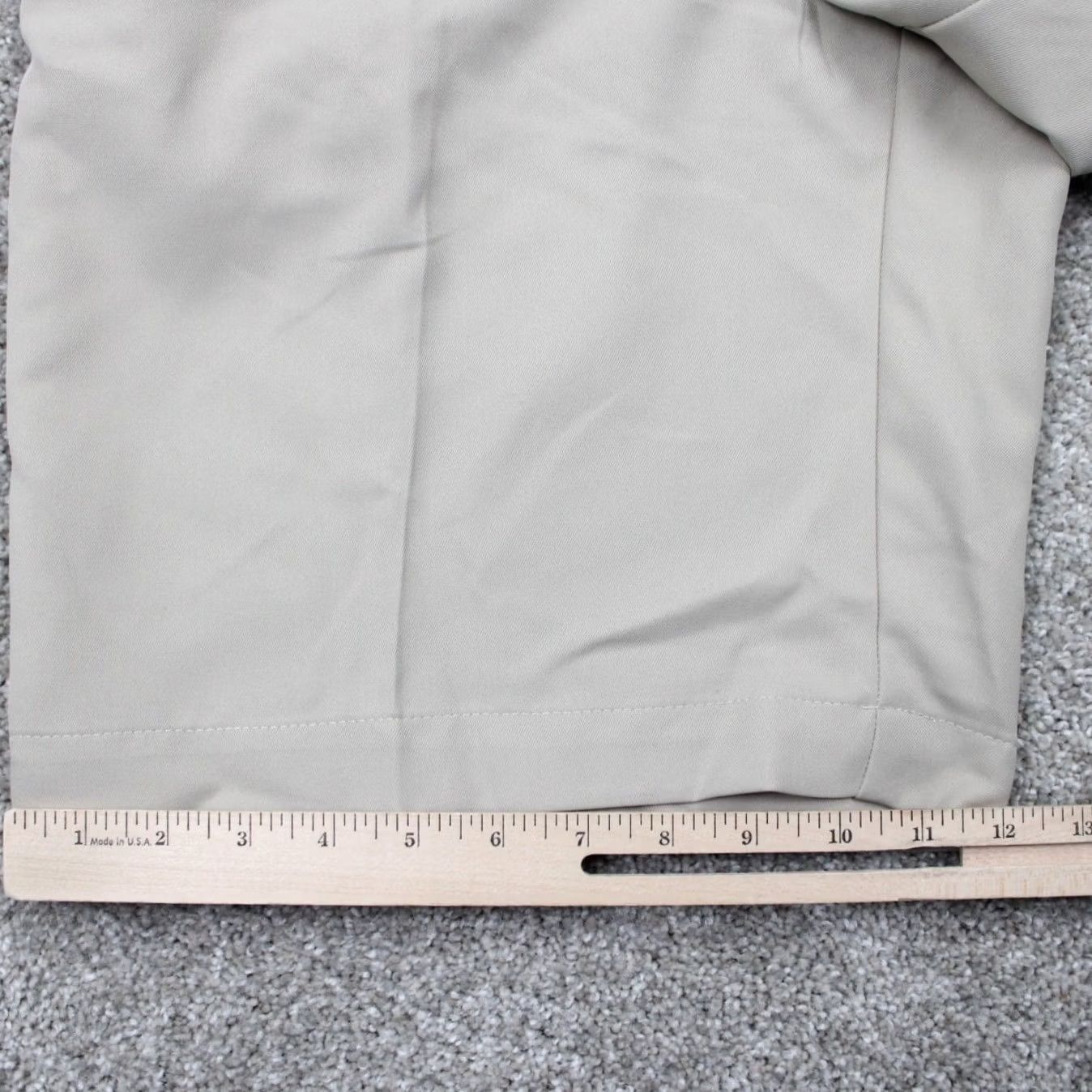 Van Heusen Van Heusen Men's 33 Beige 10" Traveler Stretch Classic Fit No Iron Flat Front Shorts NWT Casual Chino Pocket Logo Button Zipper Cotton Canvas Size US 33 - 7 Thumbnail
