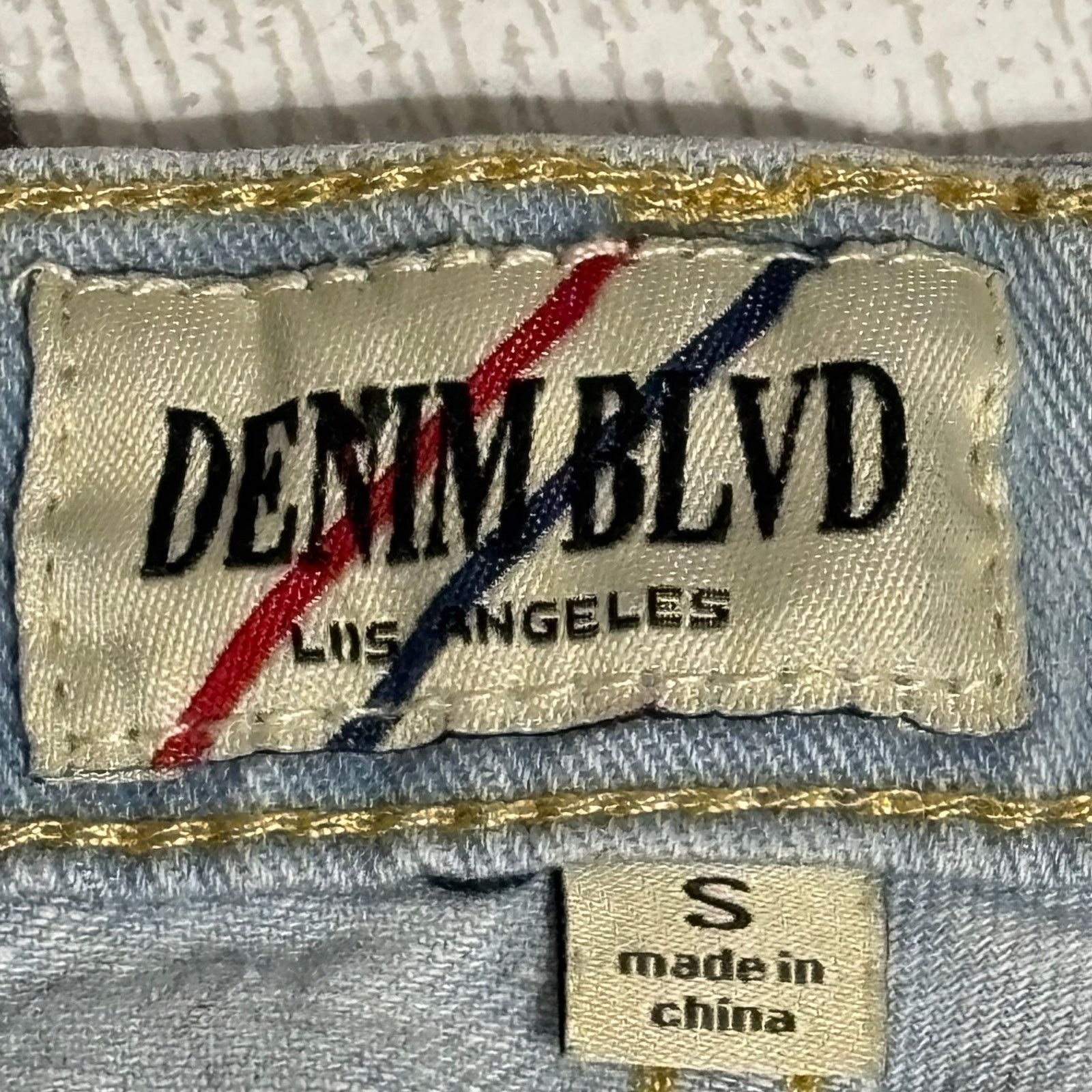 Other Denim Blvd Blue Light Wash Distressed Shorts Size Small Size 27" / US 4 / IT 40 - 9 Thumbnail