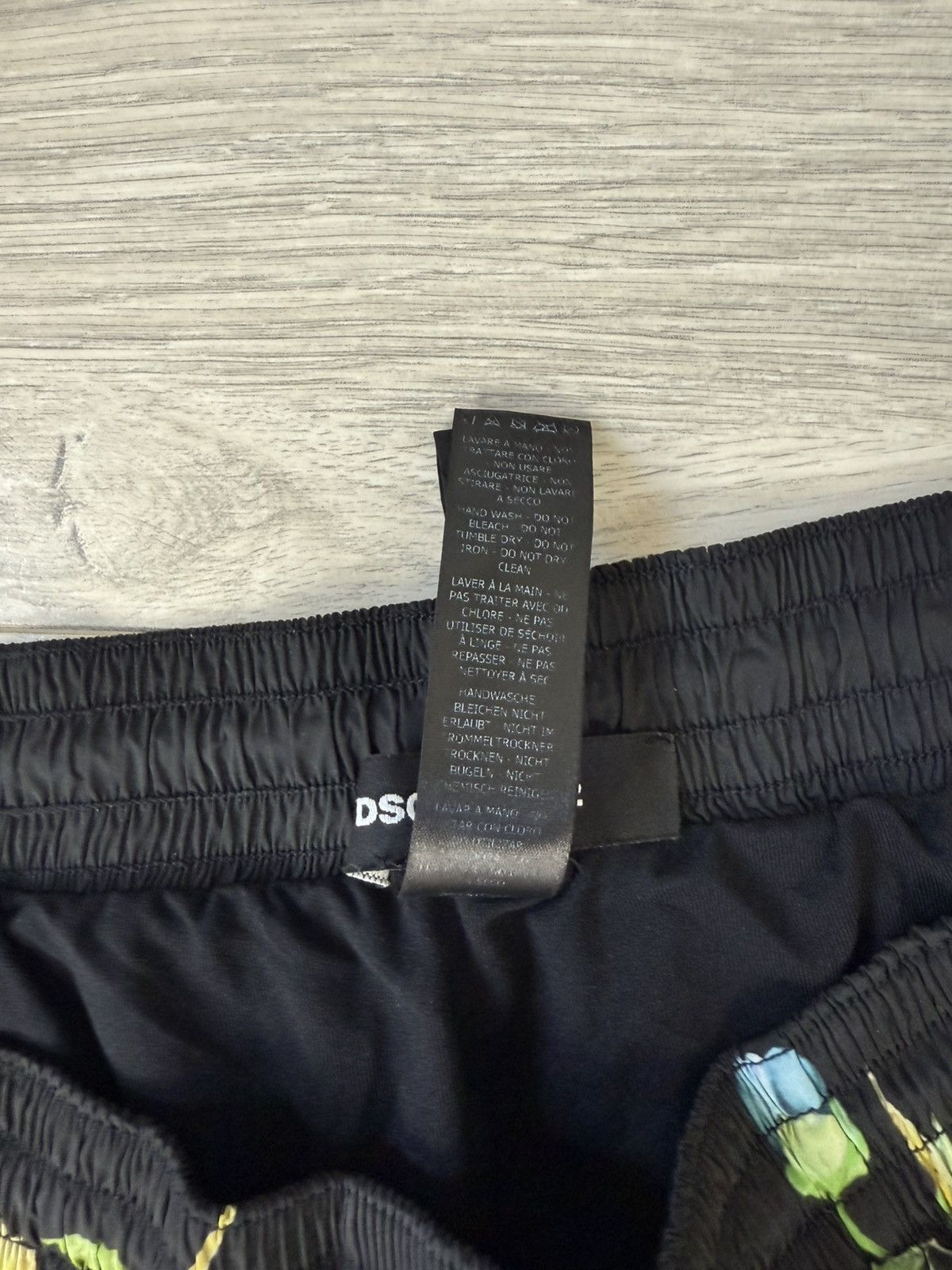 Dsquared2 Dsquared2 Black Floral Swimming Shorts Size US 36 / EU 52 - 4 Thumbnail