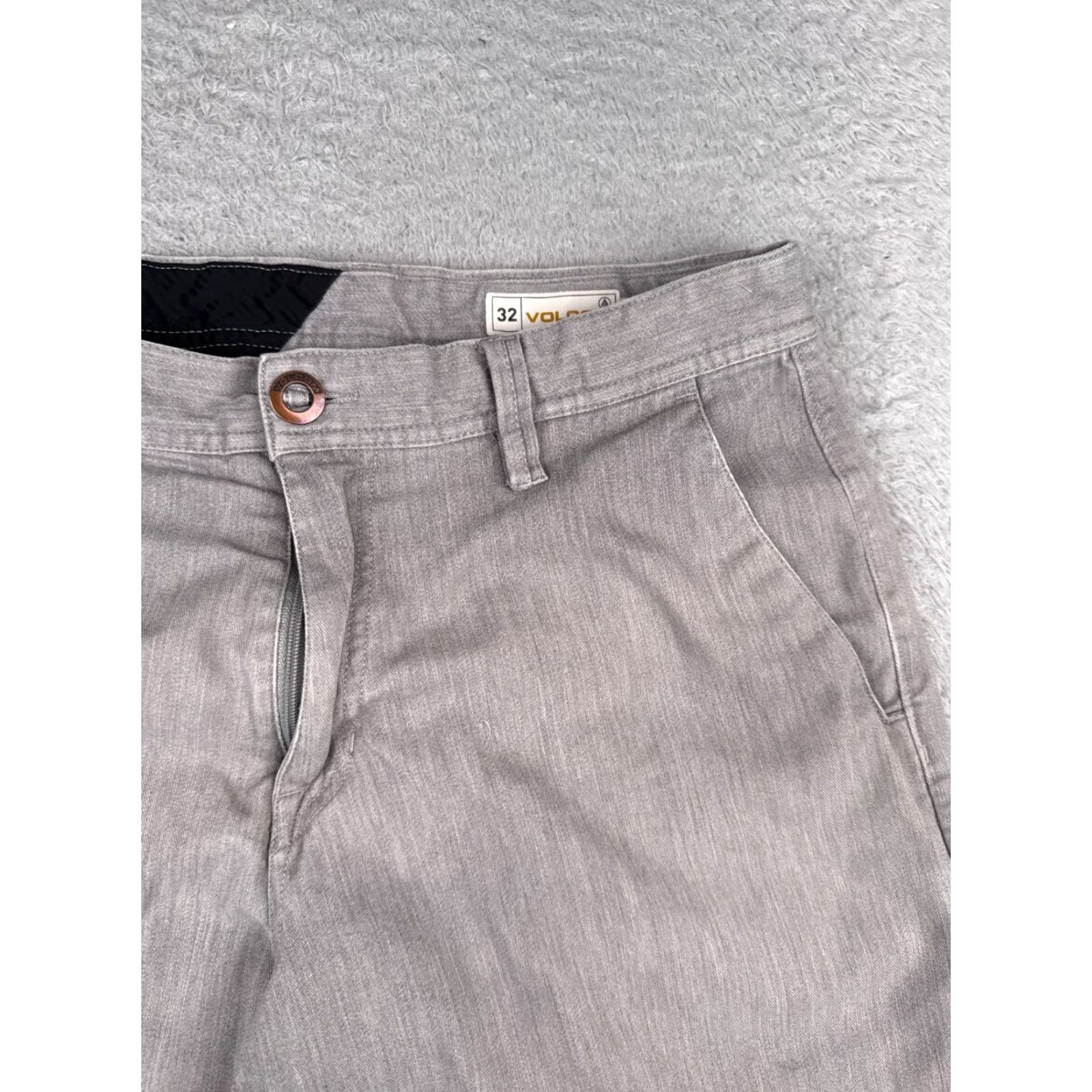 Volcom Volcom Men’s Chino Shorts 32 Gray Cotton Blend 10in Inseam Regular Fit Casual Skateboard Beach 90s Theme Mens Size US 32 / EU 48 - 5 Thumbnail