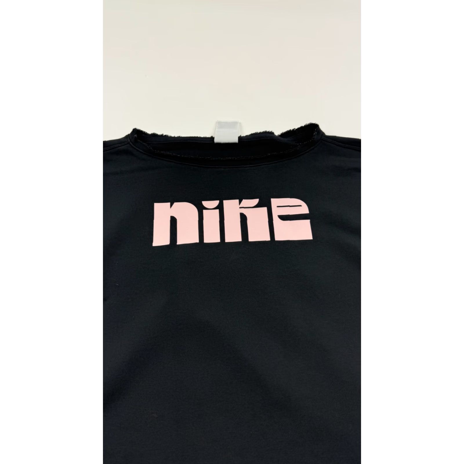 Nike Nike Sweatshirt Womens M Pullover Cropped Raw Hem Swoosh Dri-FIT Black Logo Athletic Size M / US 6-8 / IT 42-44 - 4 Thumbnail