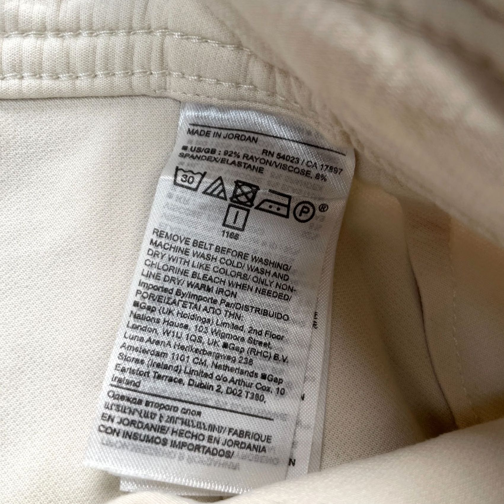 Banana Republic Banana Republic Pants Womens 14 Beige Cargo Pockets Belted Tapered Size 24" / US 00 / IT 34 - 4 Thumbnail