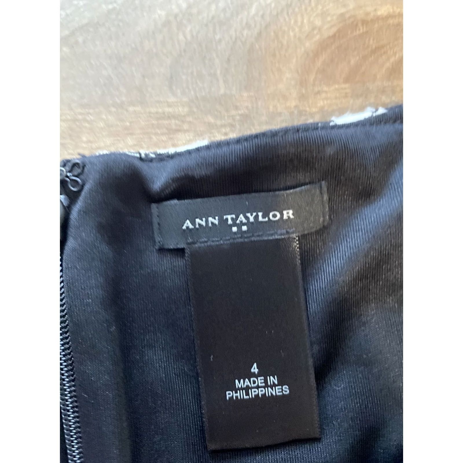 Ann Taylor Ann Taylor Women’s Pencil Knee Length Black White Sleeveless Dress Size 4 Floral Multicolor Size S / US 4 / IT 40 - 3 Thumbnail